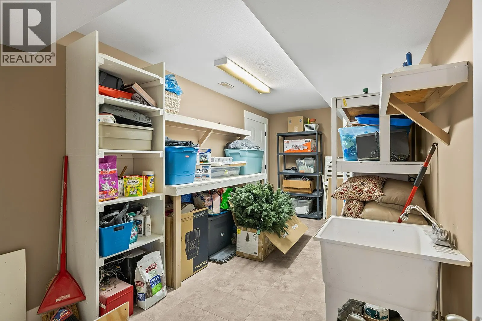 3431 Camelback Drive