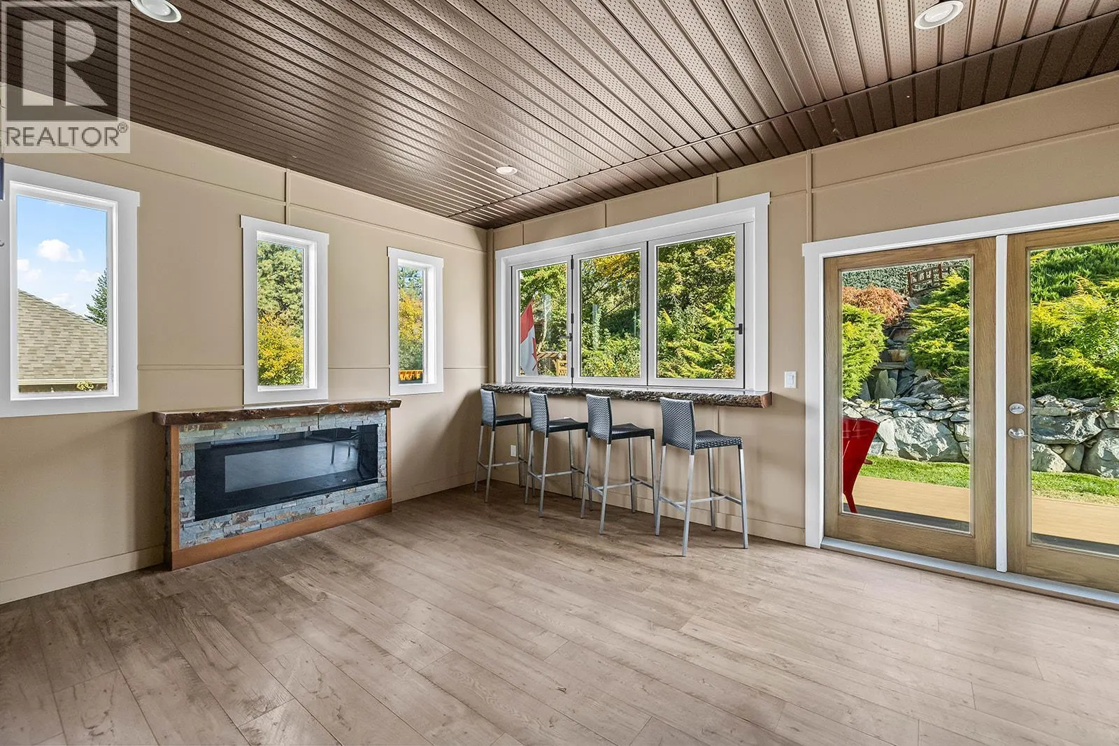 3431 Camelback Drive