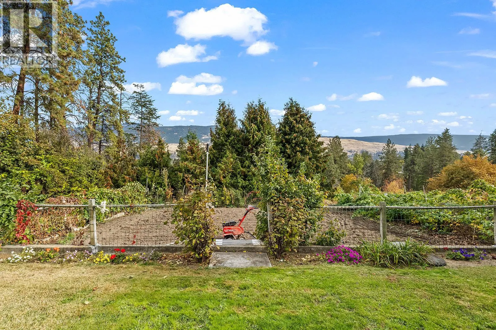 11291 Okanagan Centre Road E