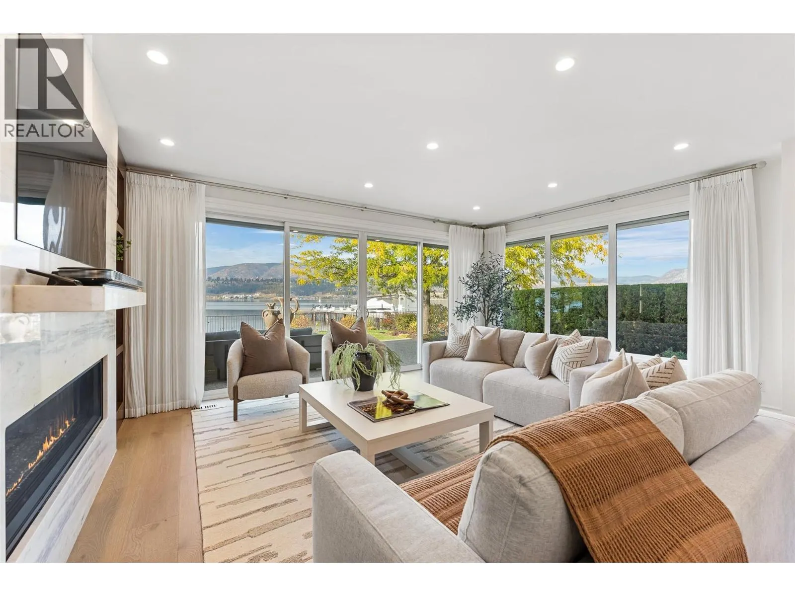 2368 Abbott Street Unit# 9