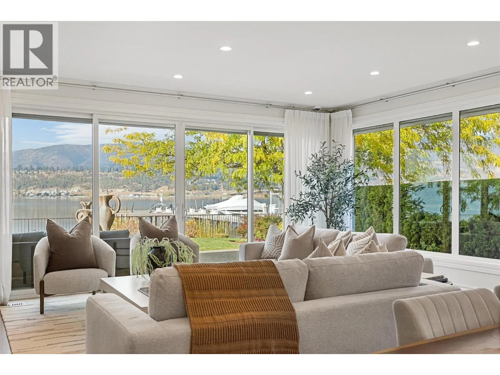 2368 Abbott Street Unit# 9