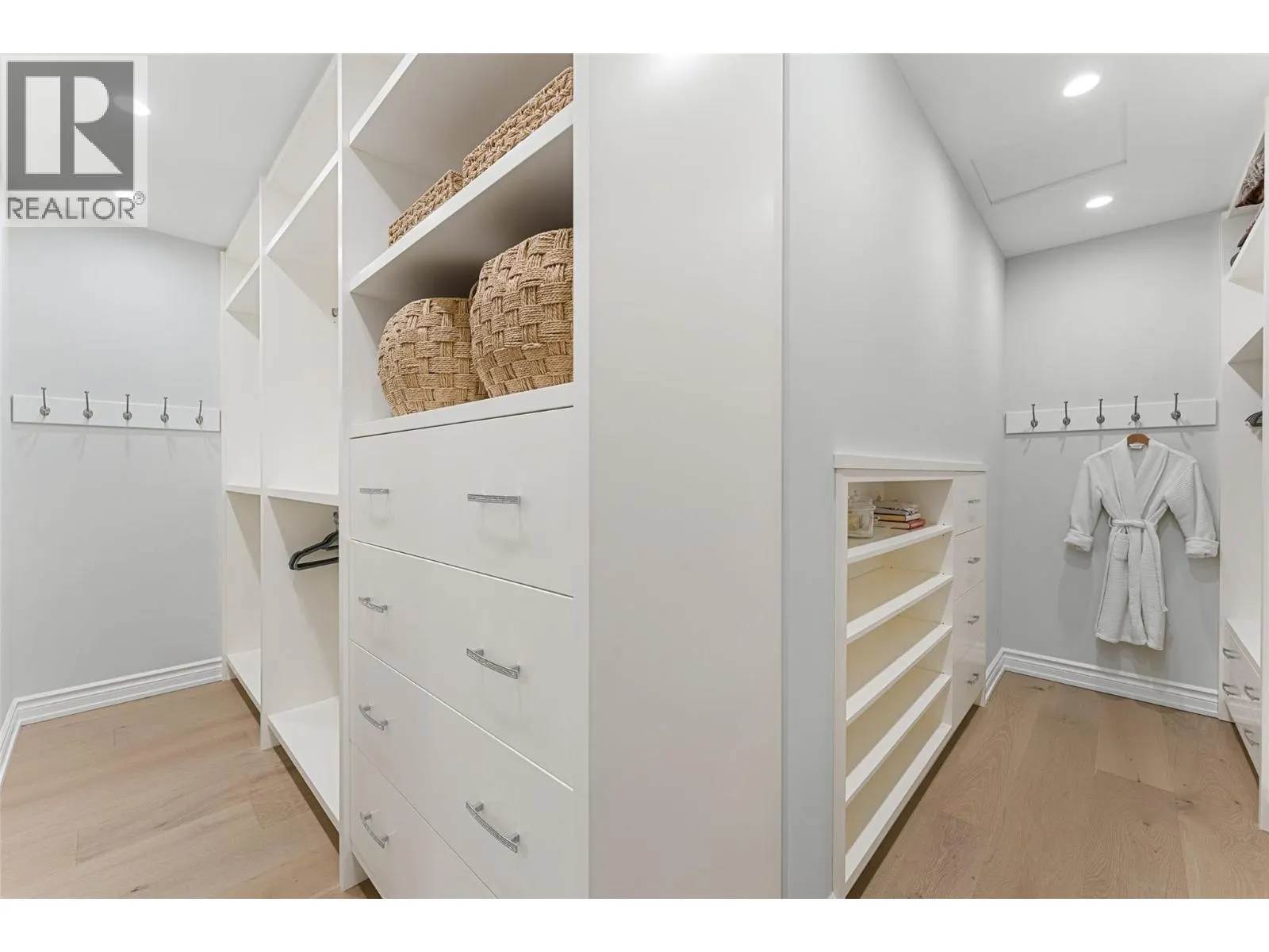 2368 Abbott Street Unit# 9