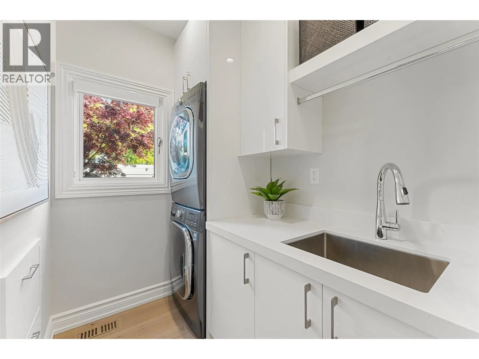 2368 Abbott Street Unit# 9