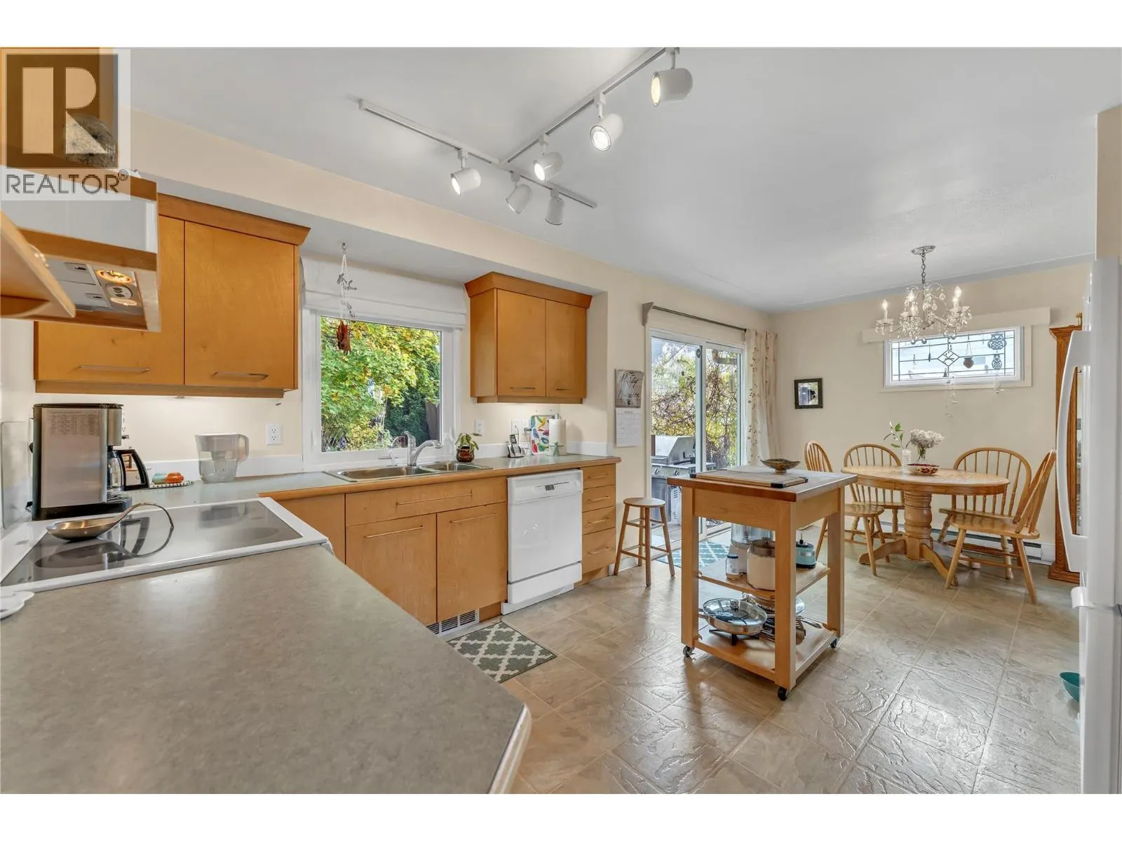 956 Kilwinning Street