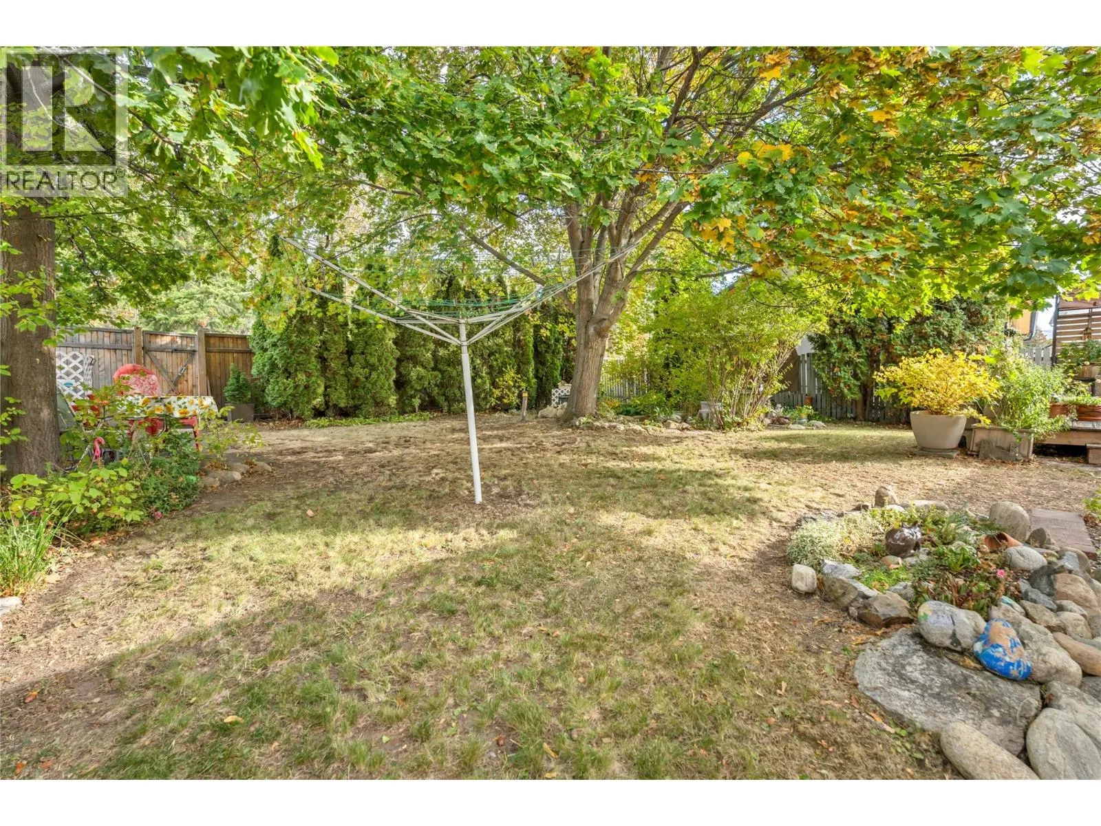 956 Kilwinning Street