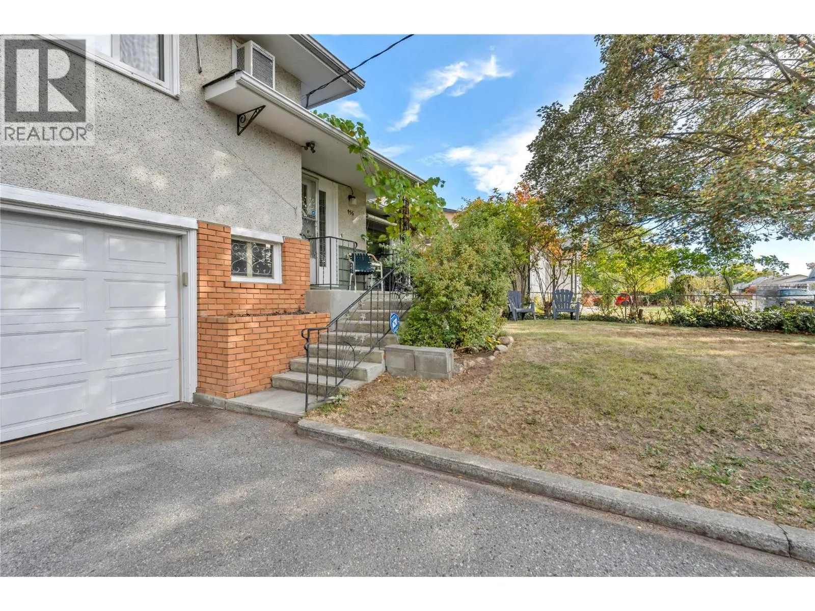 956 Kilwinning Street