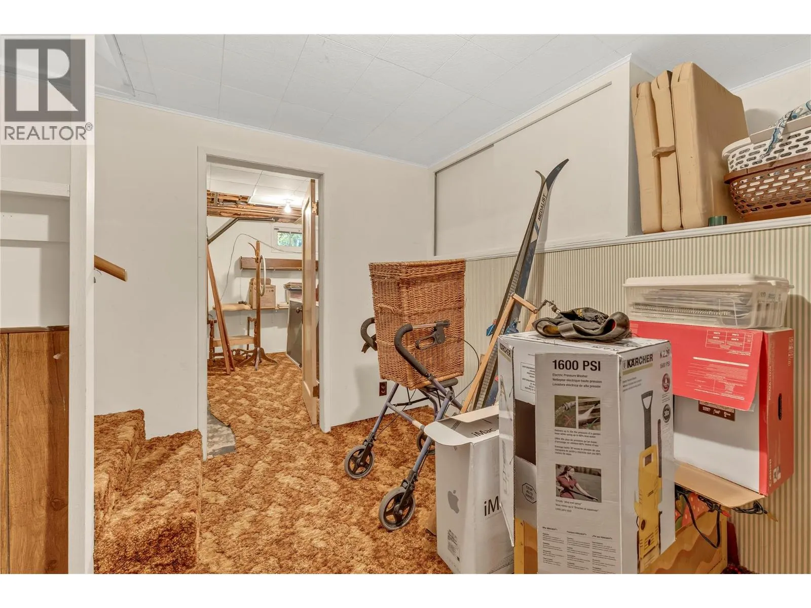 956 Kilwinning Street