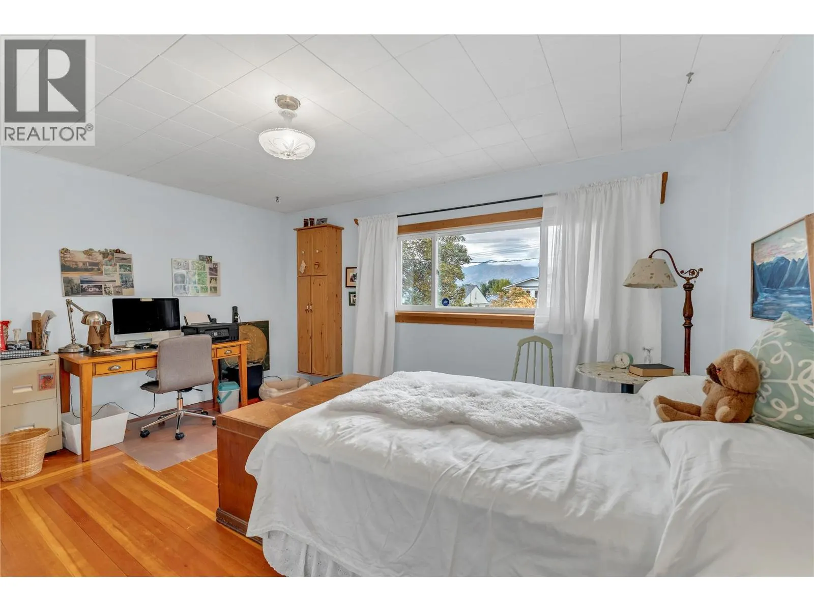 956 Kilwinning Street