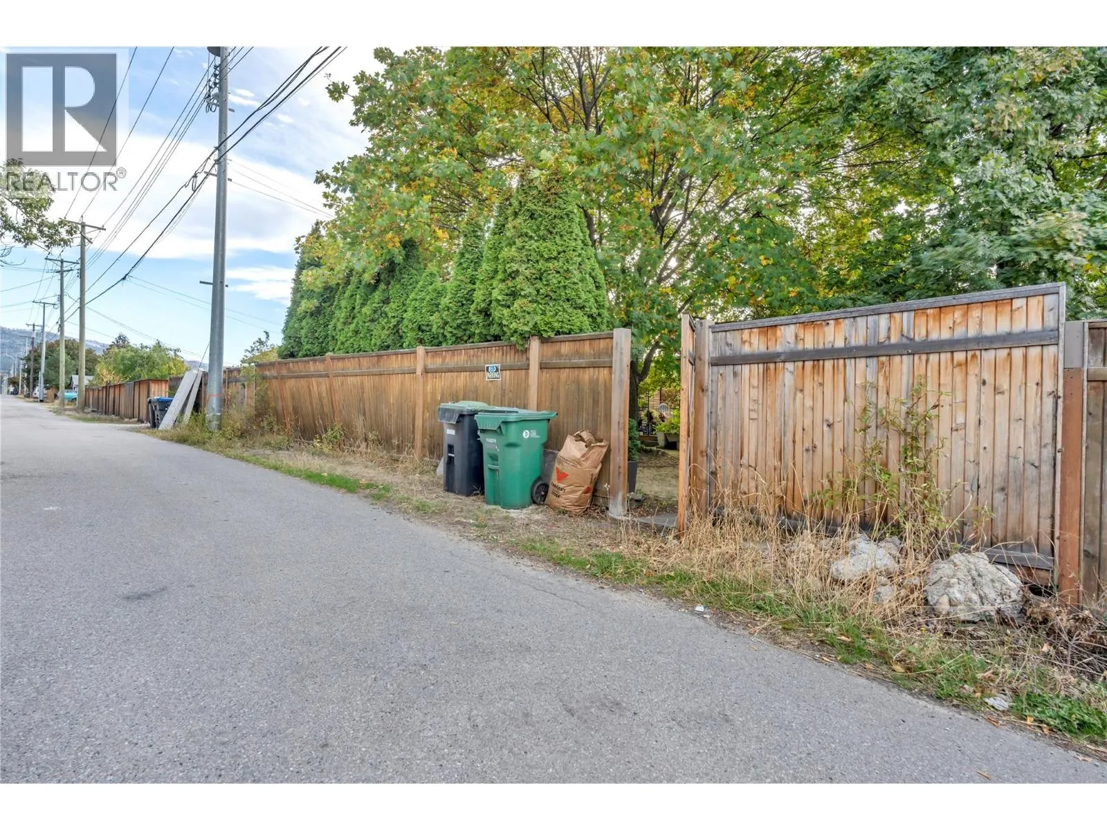 956 Kilwinning Street