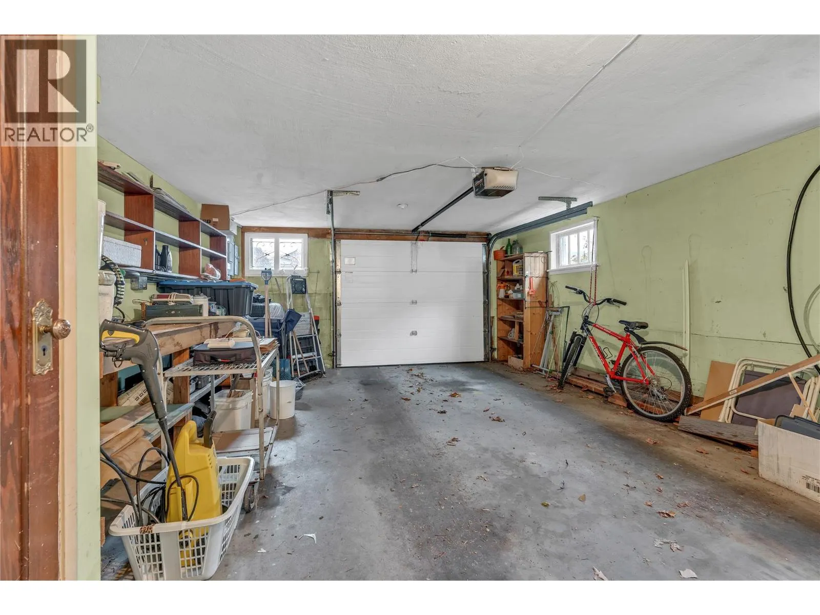 956 Kilwinning Street