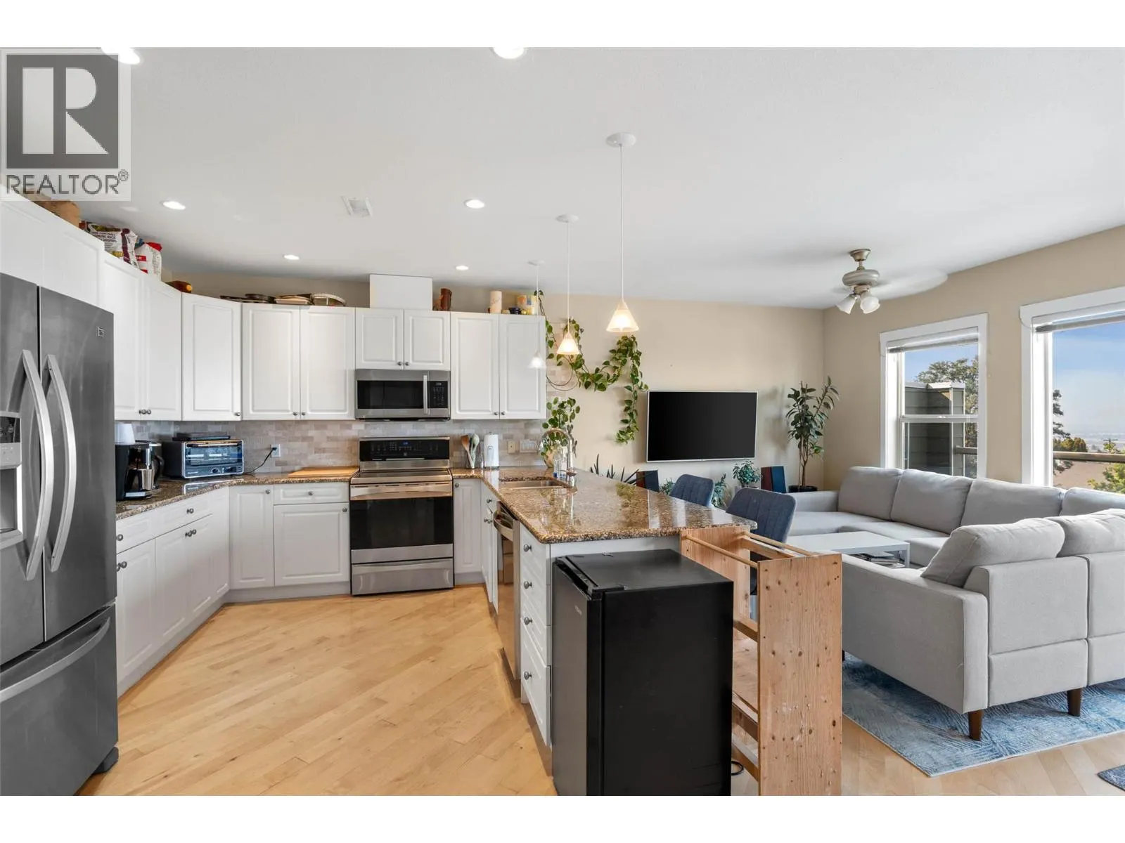 445 DALGLEISH Drive Unit# 10