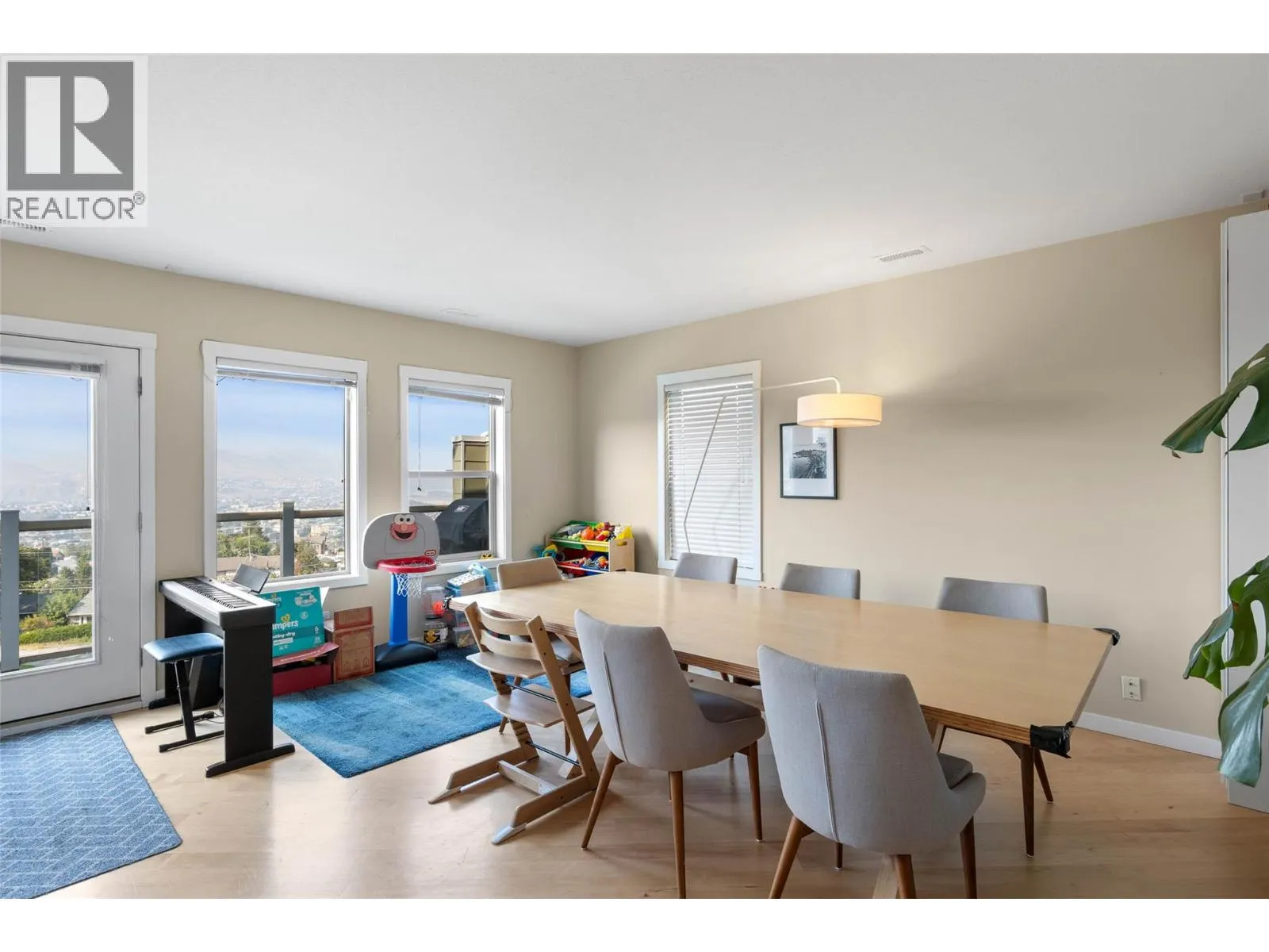 445 DALGLEISH Drive Unit# 10