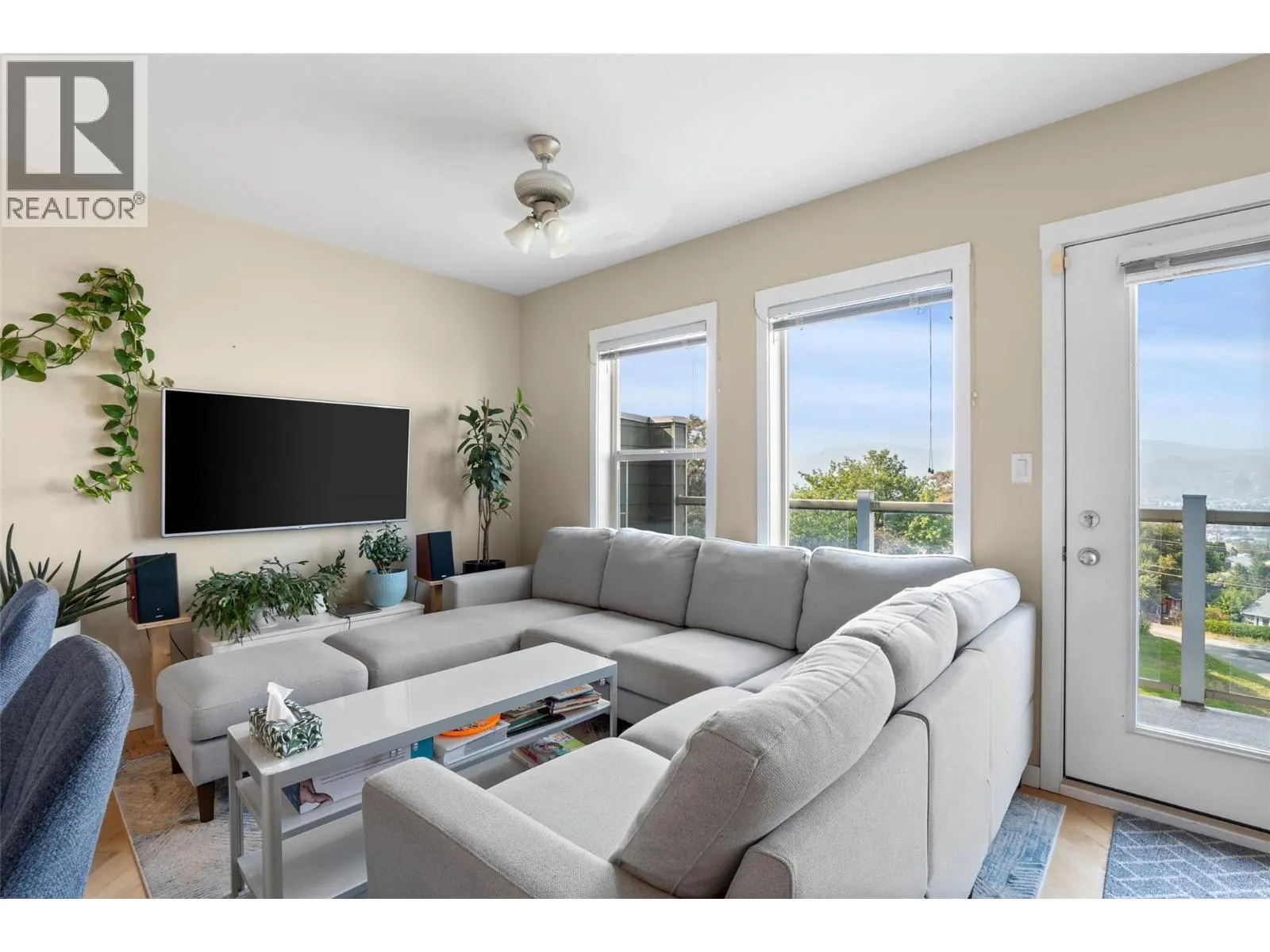 445 DALGLEISH Drive Unit# 10