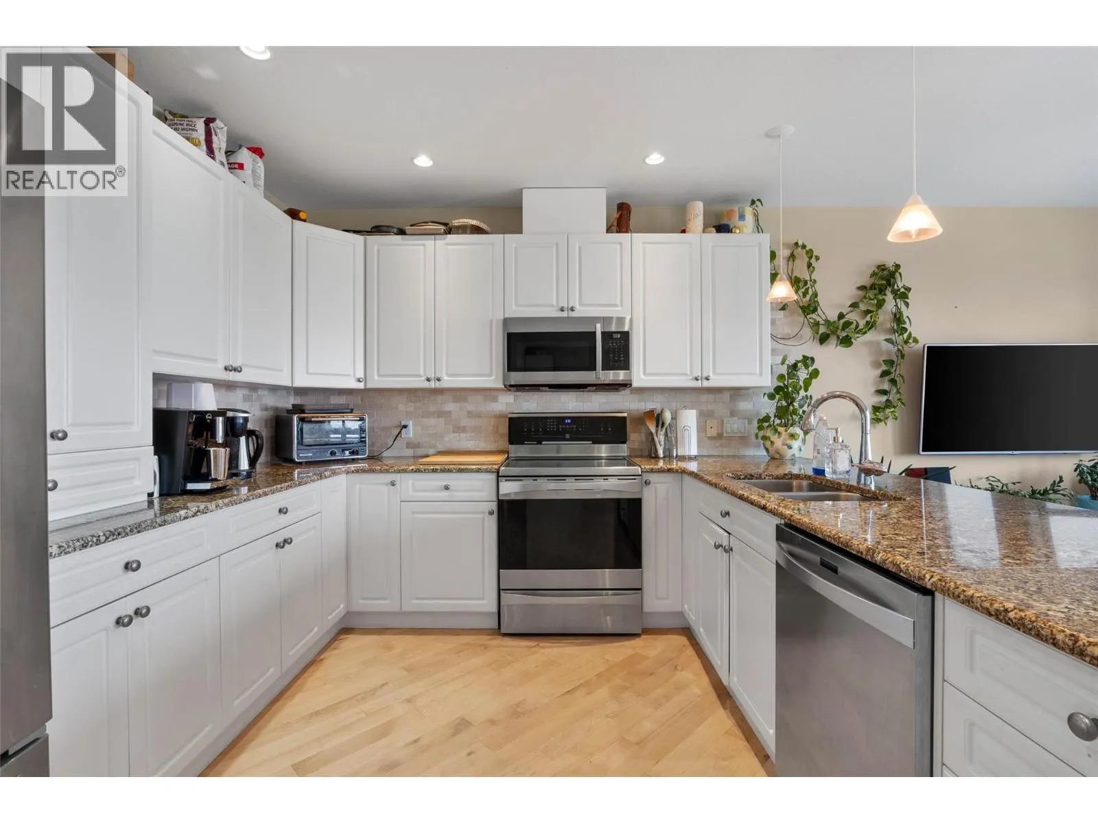 445 DALGLEISH Drive Unit# 10