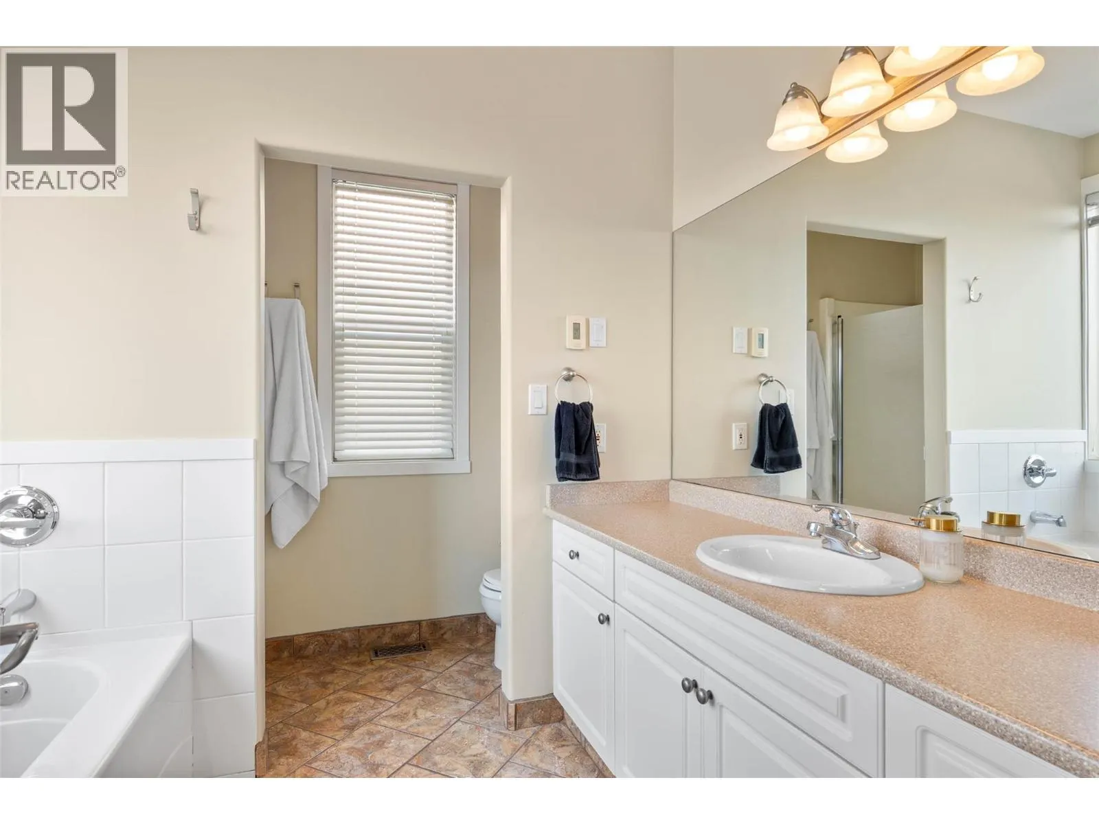 445 DALGLEISH Drive Unit# 10