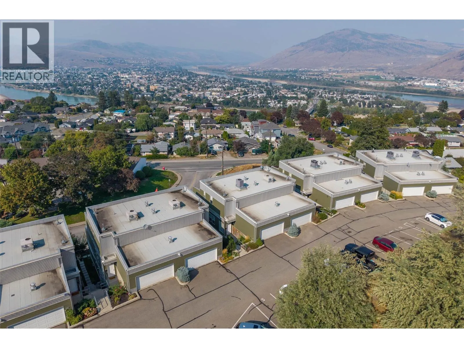 445 DALGLEISH Drive Unit# 10