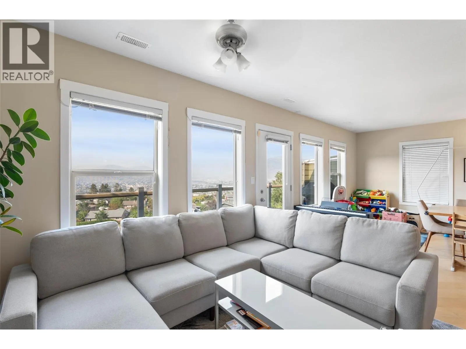 445 DALGLEISH Drive Unit# 10