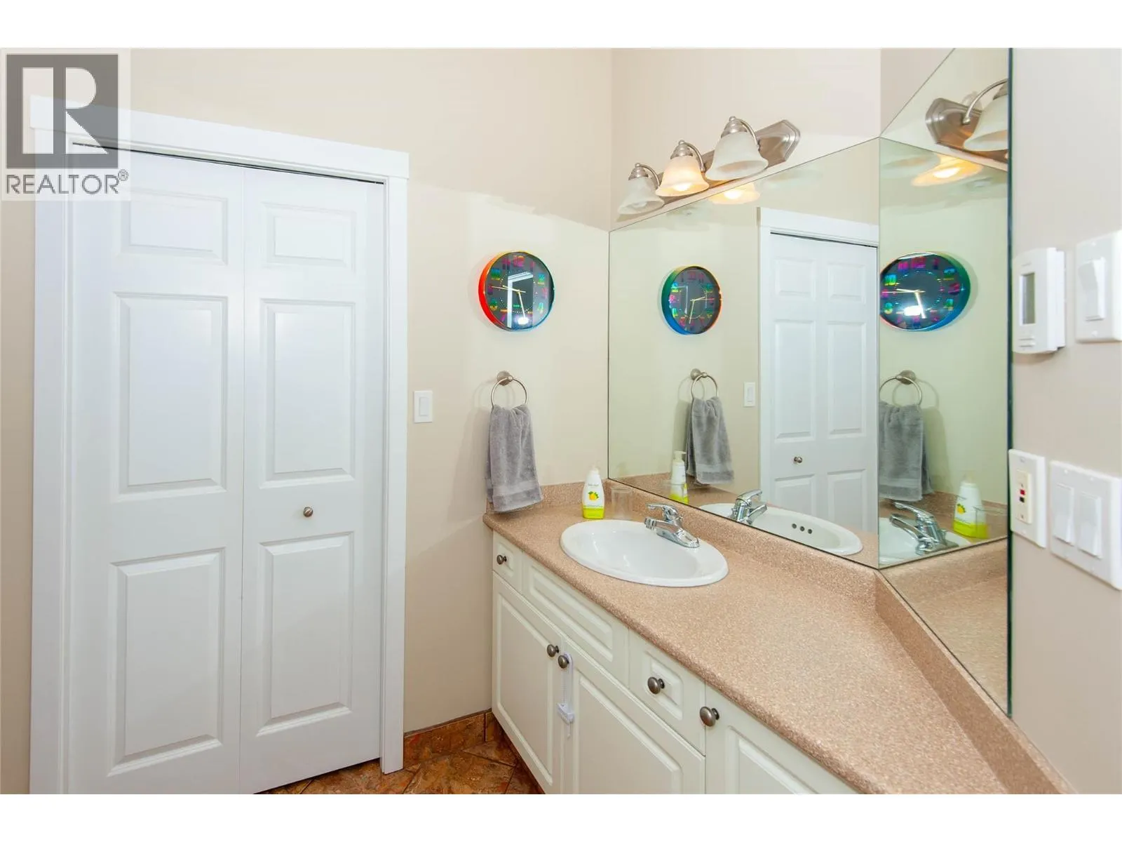 445 DALGLEISH Drive Unit# 10