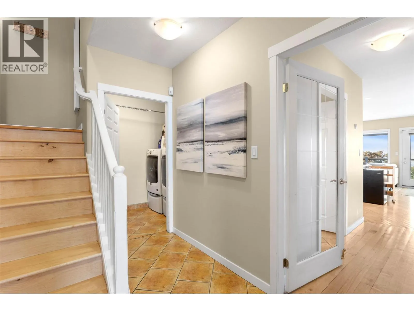 445 DALGLEISH Drive Unit# 10