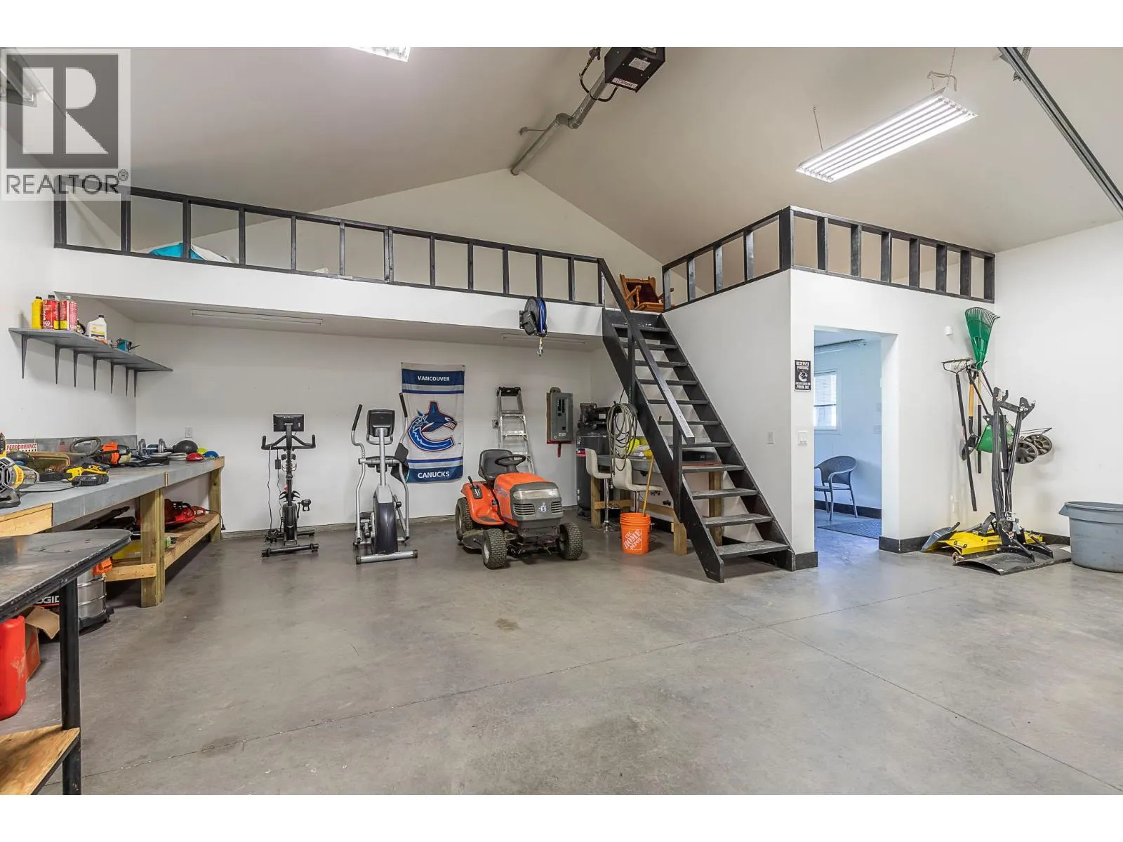 5575 Highway 6 Highway