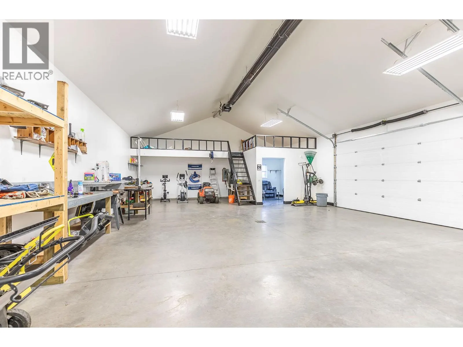 5575 Highway 6 Highway