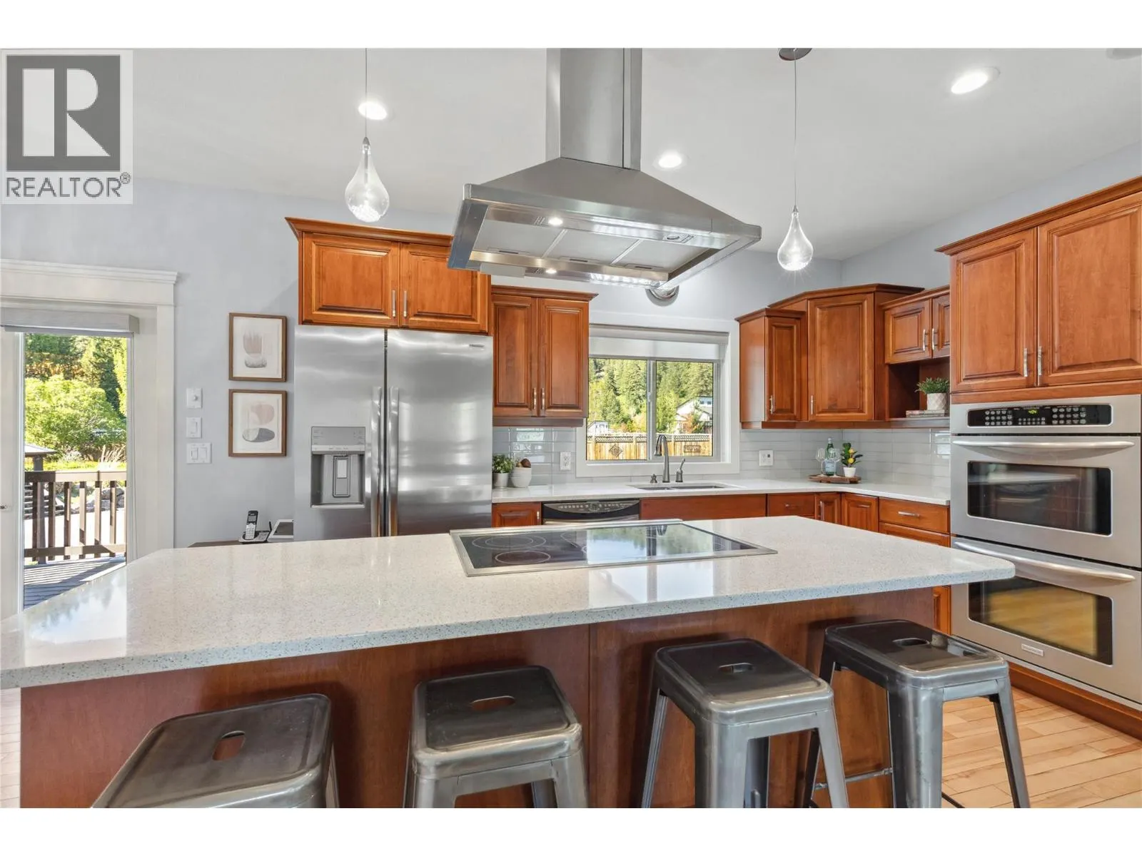 5575 Highway 6 Highway