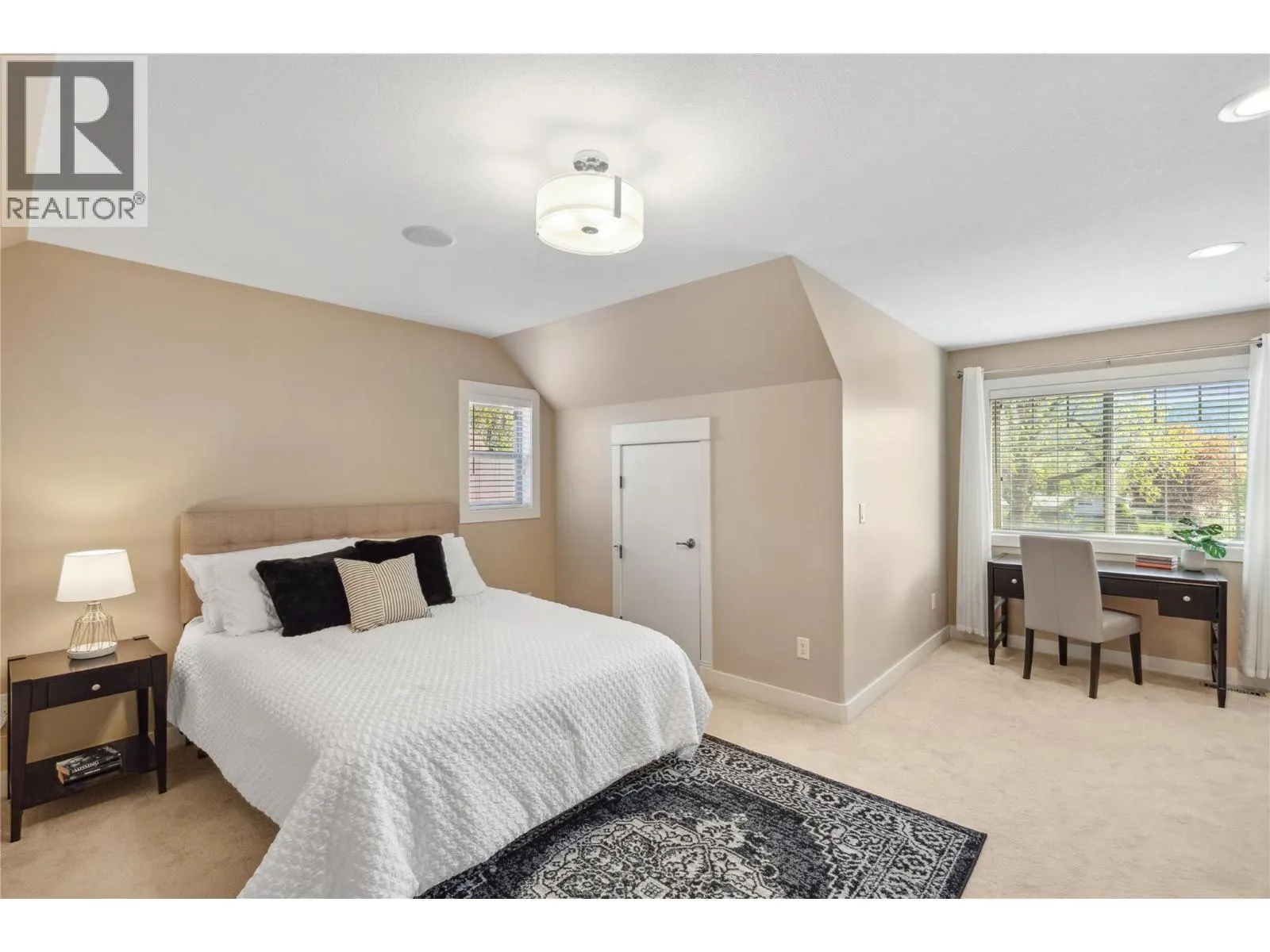 5575 Highway 6 Highway