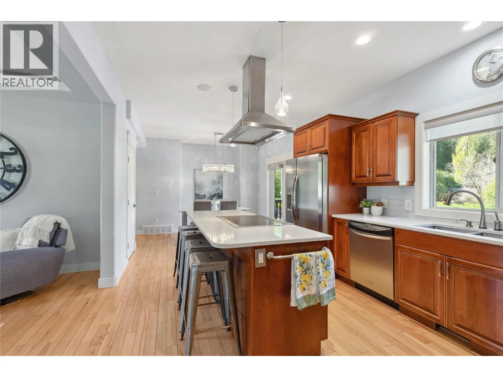 5575 Highway 6 Highway