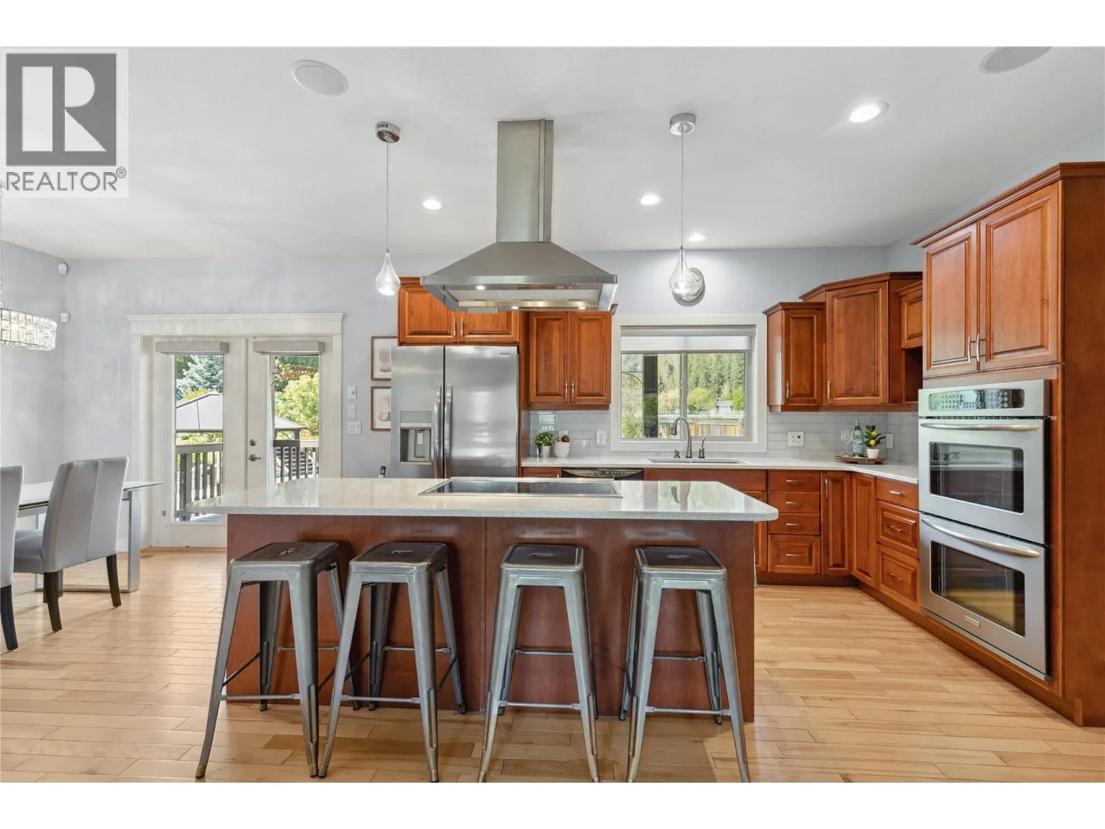 5575 Highway 6 Highway