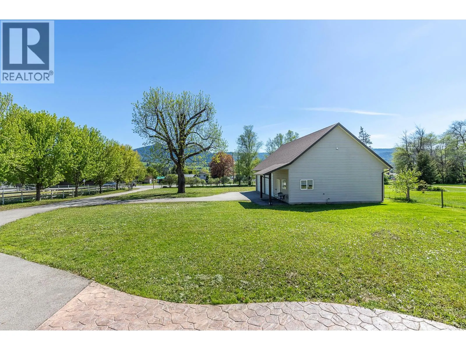 5575 Highway 6 Highway