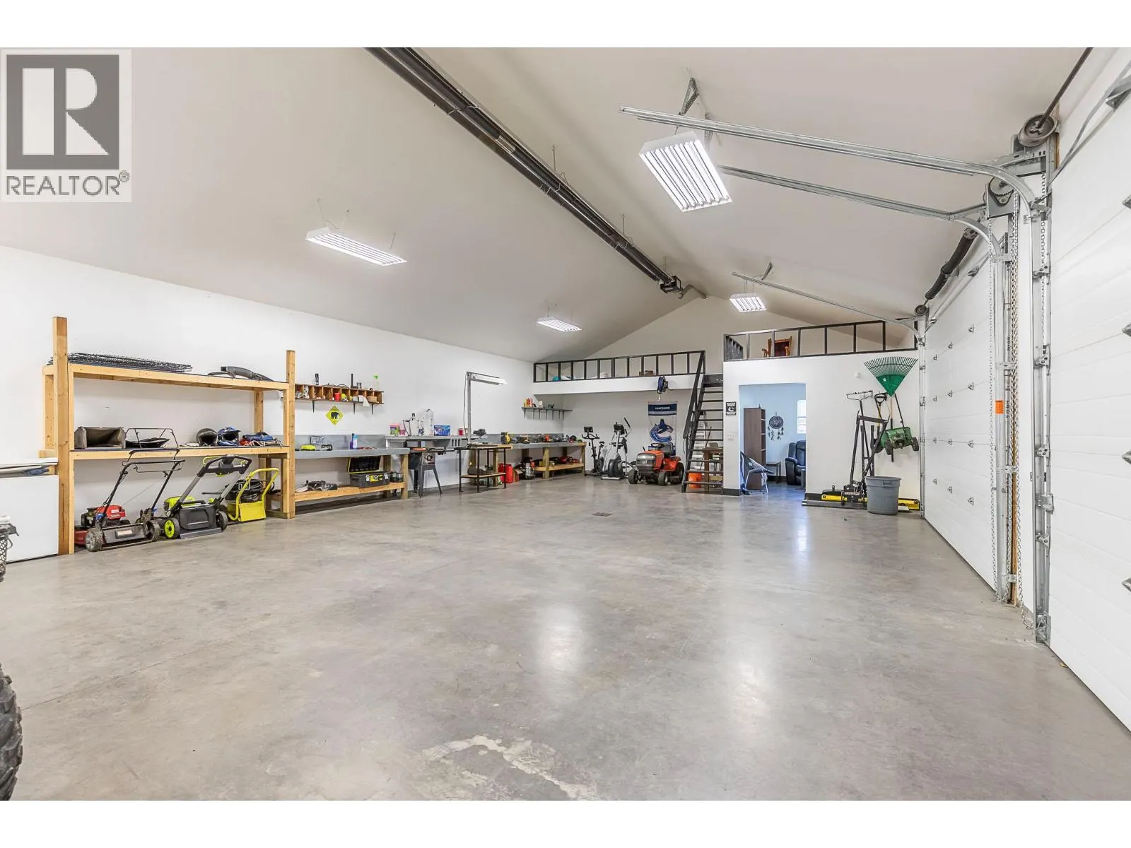 5575 Highway 6 Highway