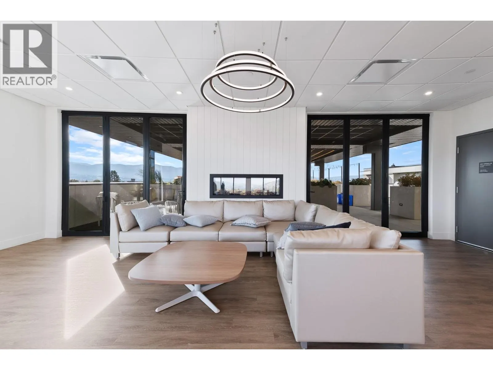 1274 Devonshire Avenue Unit# 306