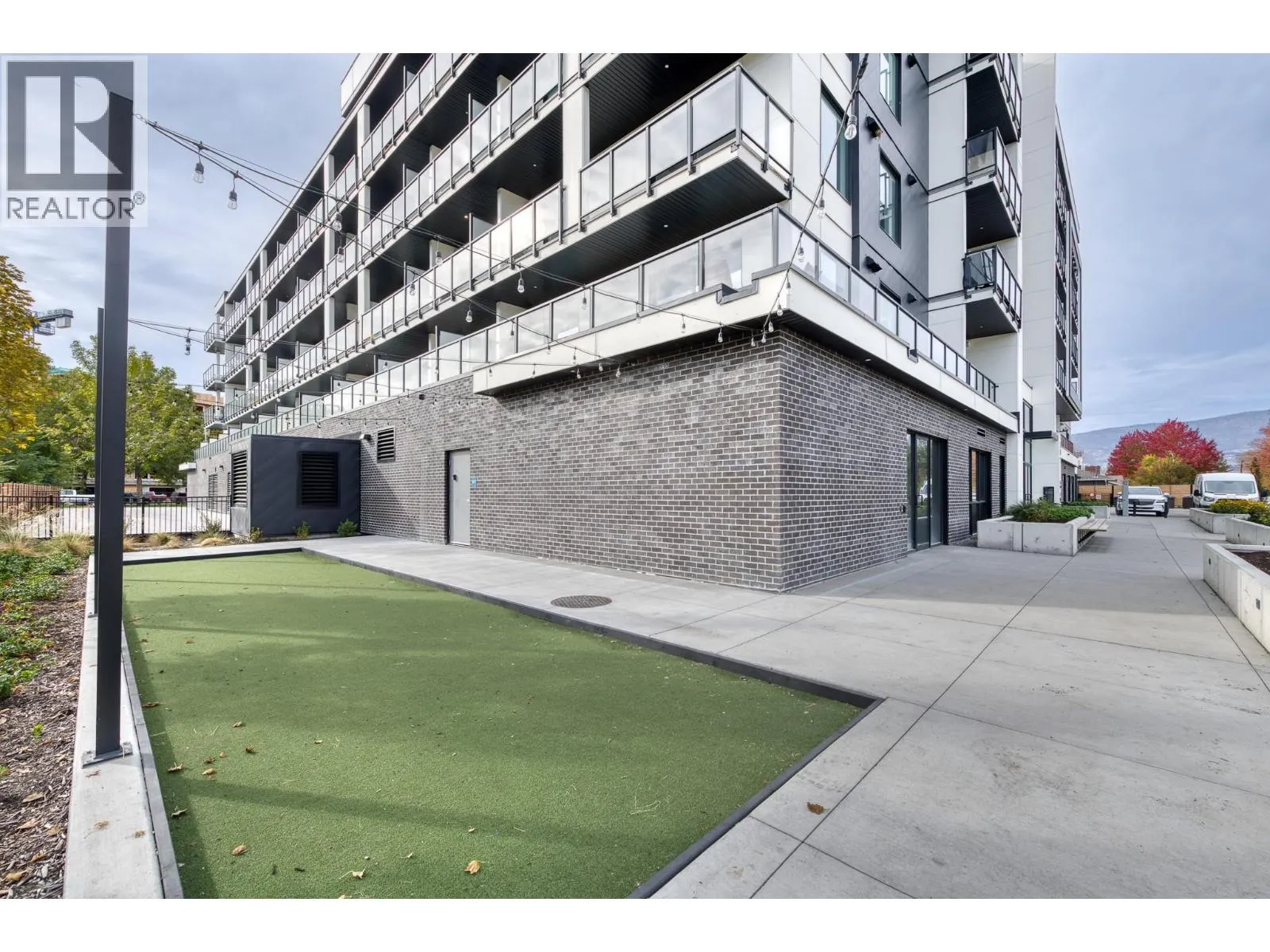 1274 Devonshire Avenue Unit# 306