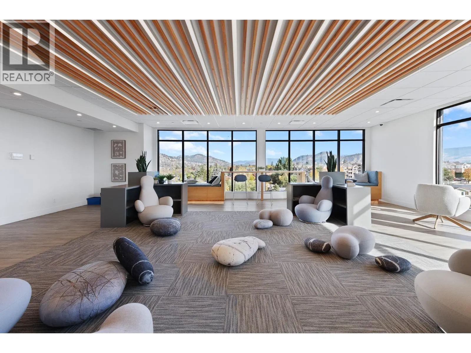 1274 Devonshire Avenue Unit# 306