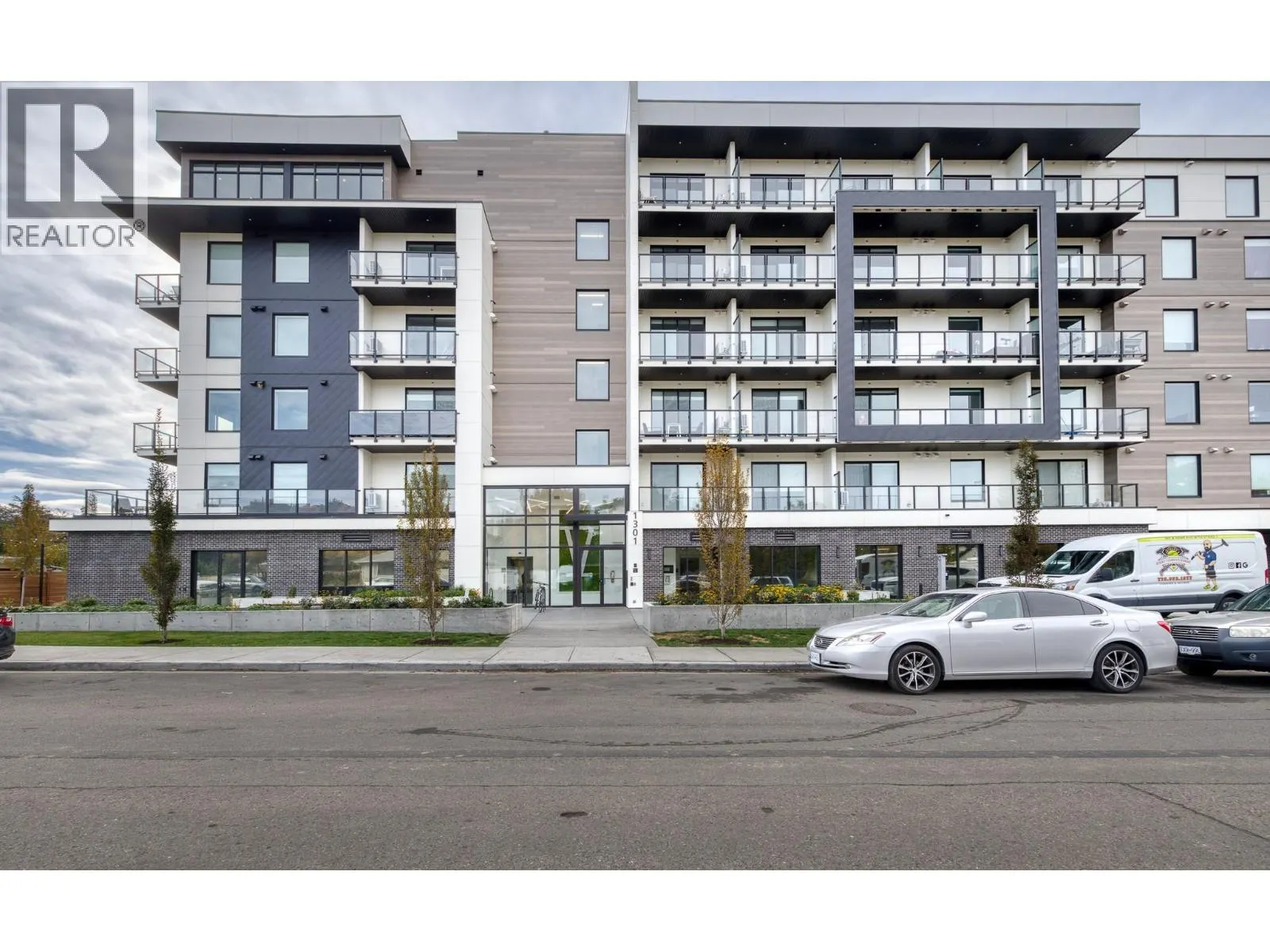 1274 Devonshire Avenue Unit# 306