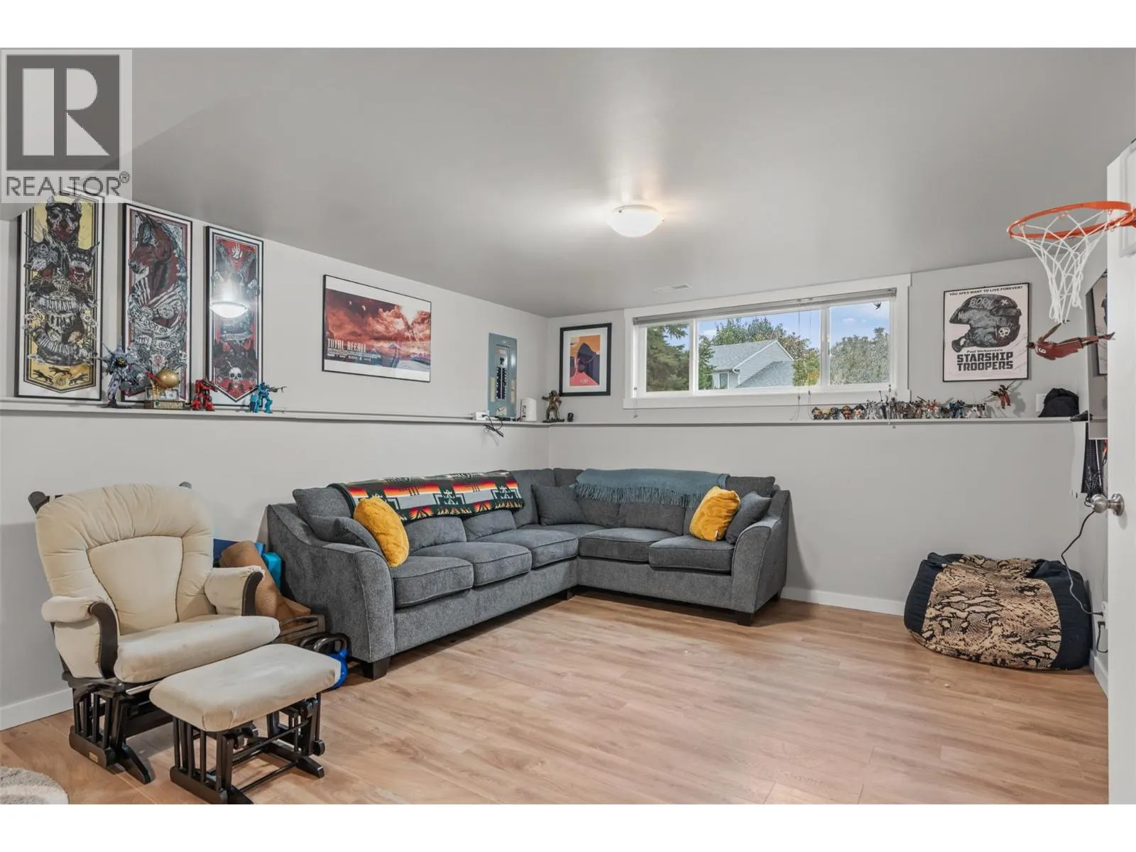 5628 South Vernon Drive