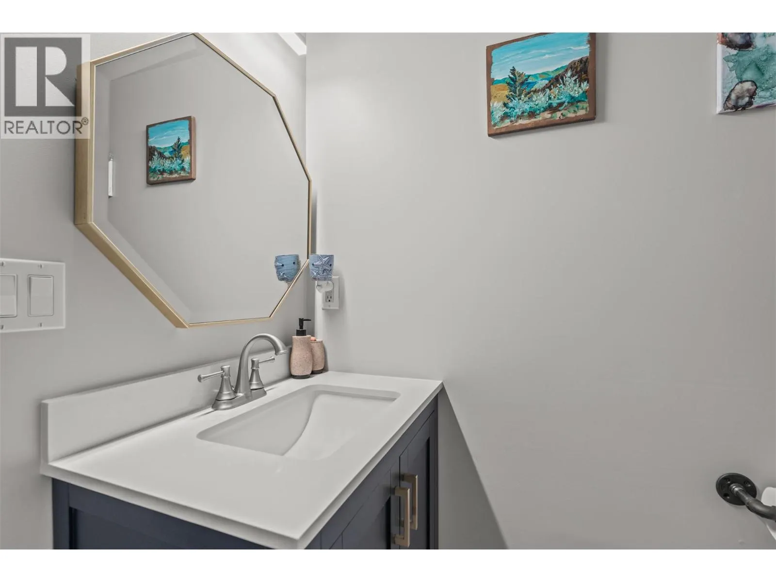 5628 South Vernon Drive