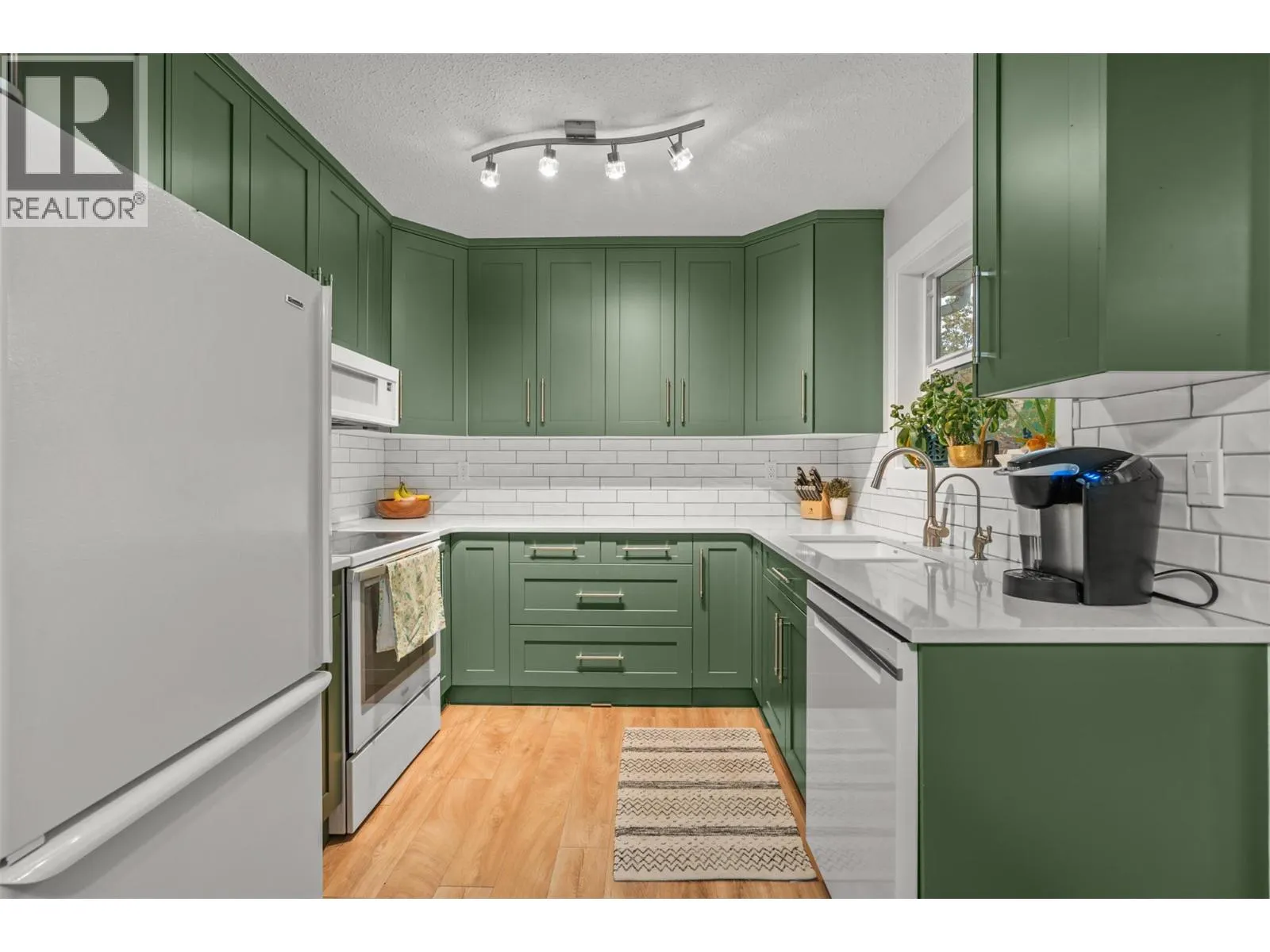 5628 South Vernon Drive