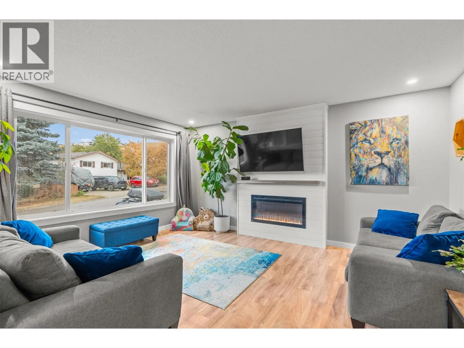 5628 South Vernon Drive