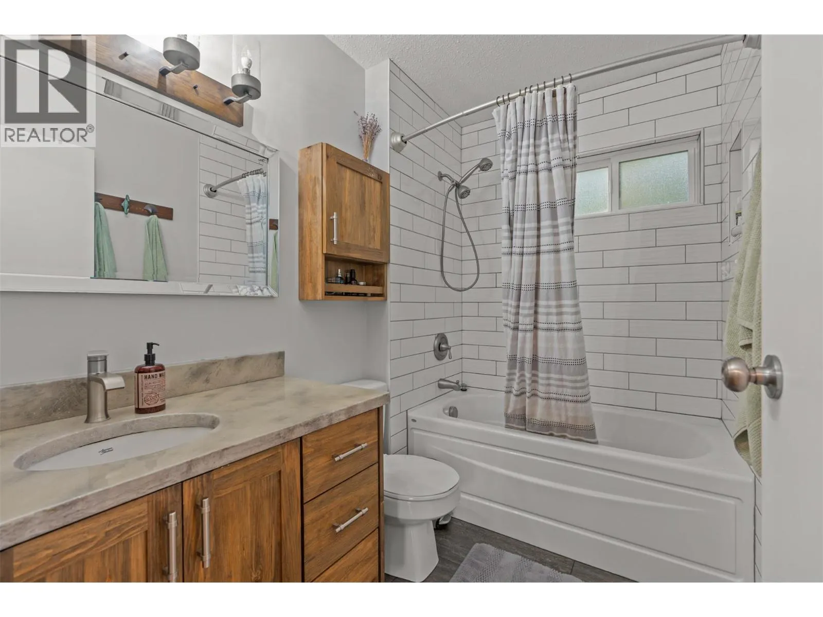 5628 South Vernon Drive