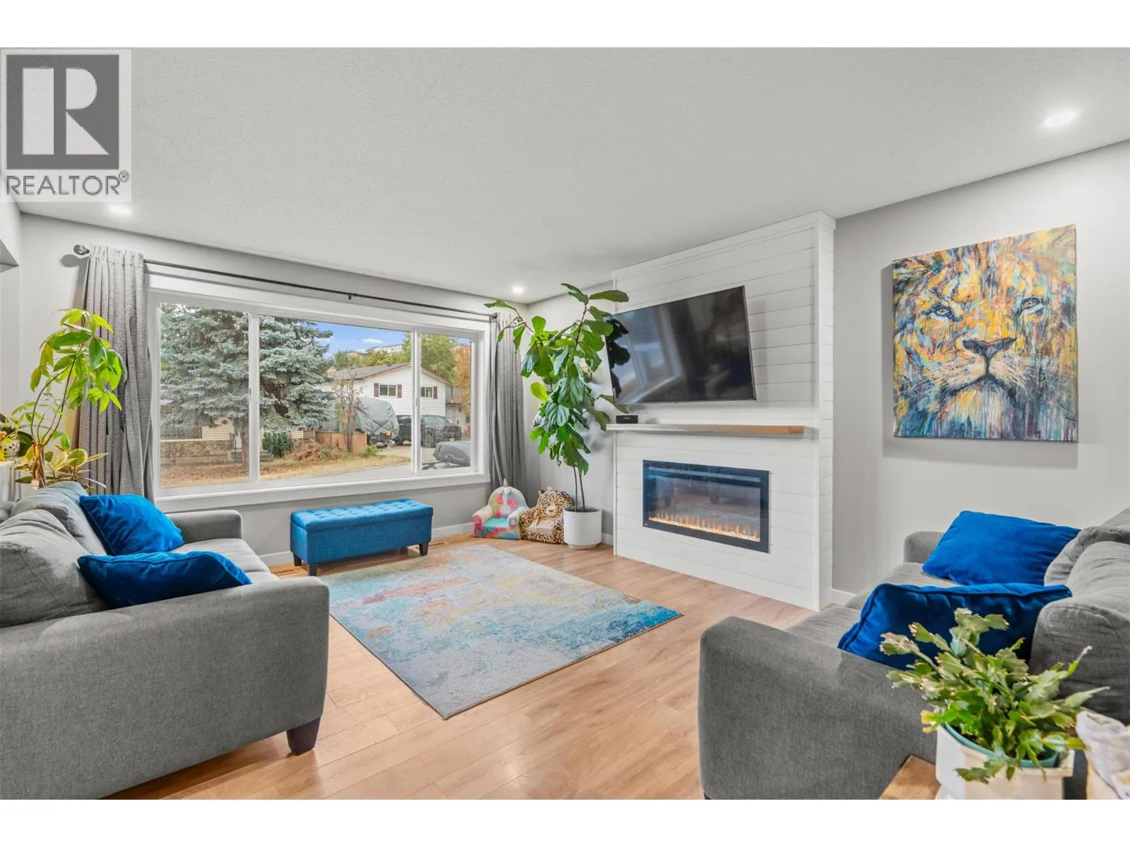 5628 South Vernon Drive