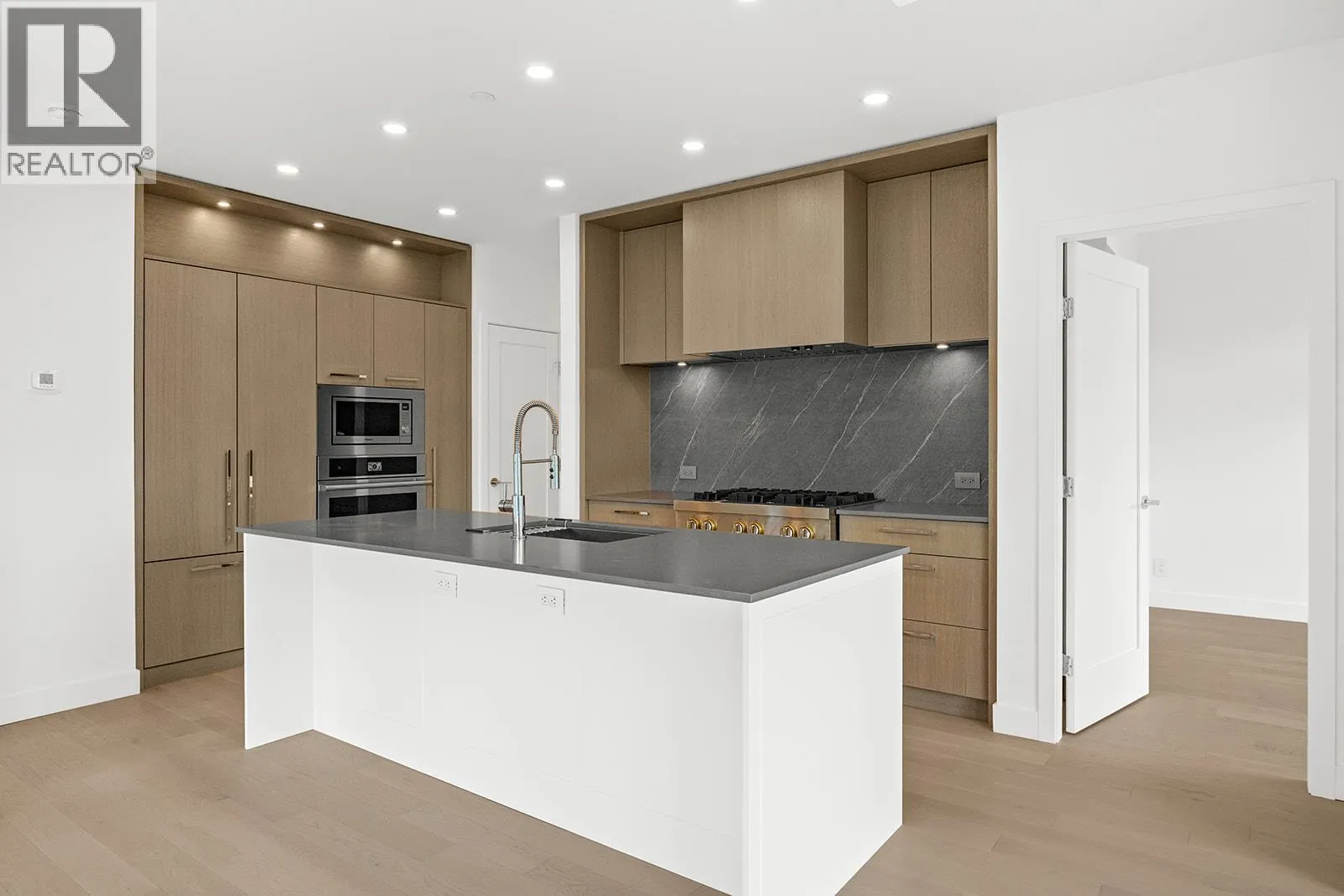 3409 Lakeshore Road Unit# 509