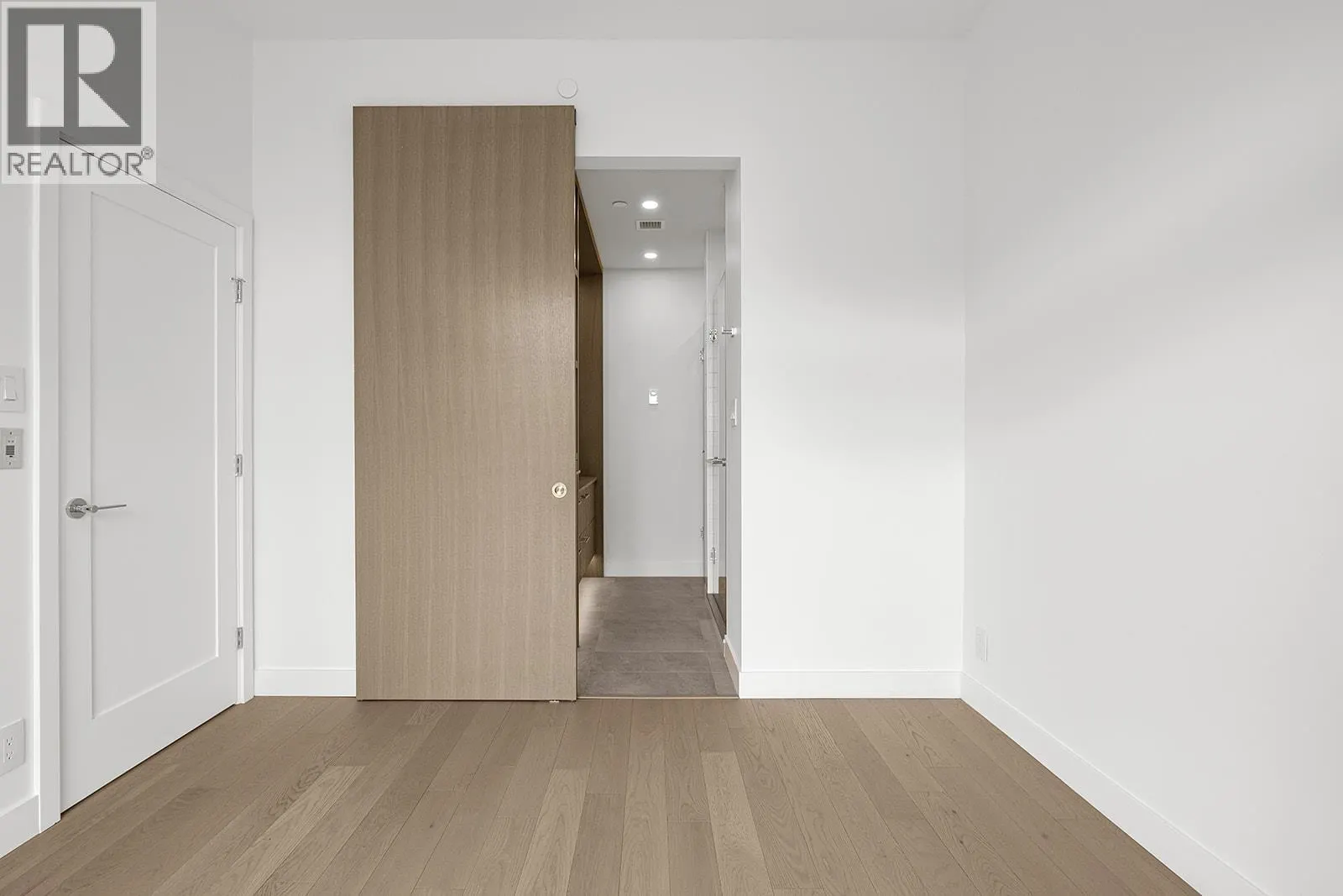 3409 Lakeshore Road Unit# 509