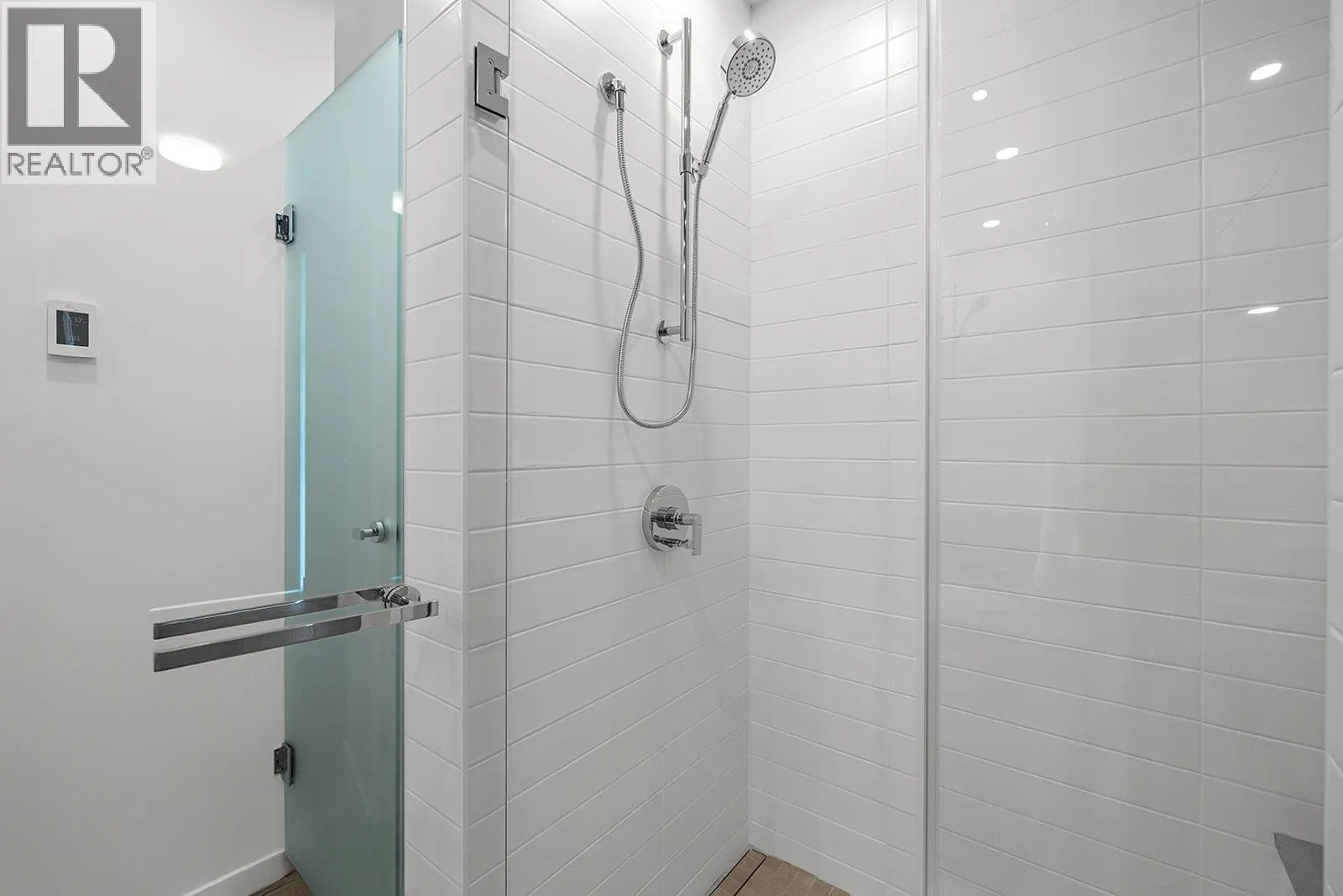 3409 Lakeshore Road Unit# 509