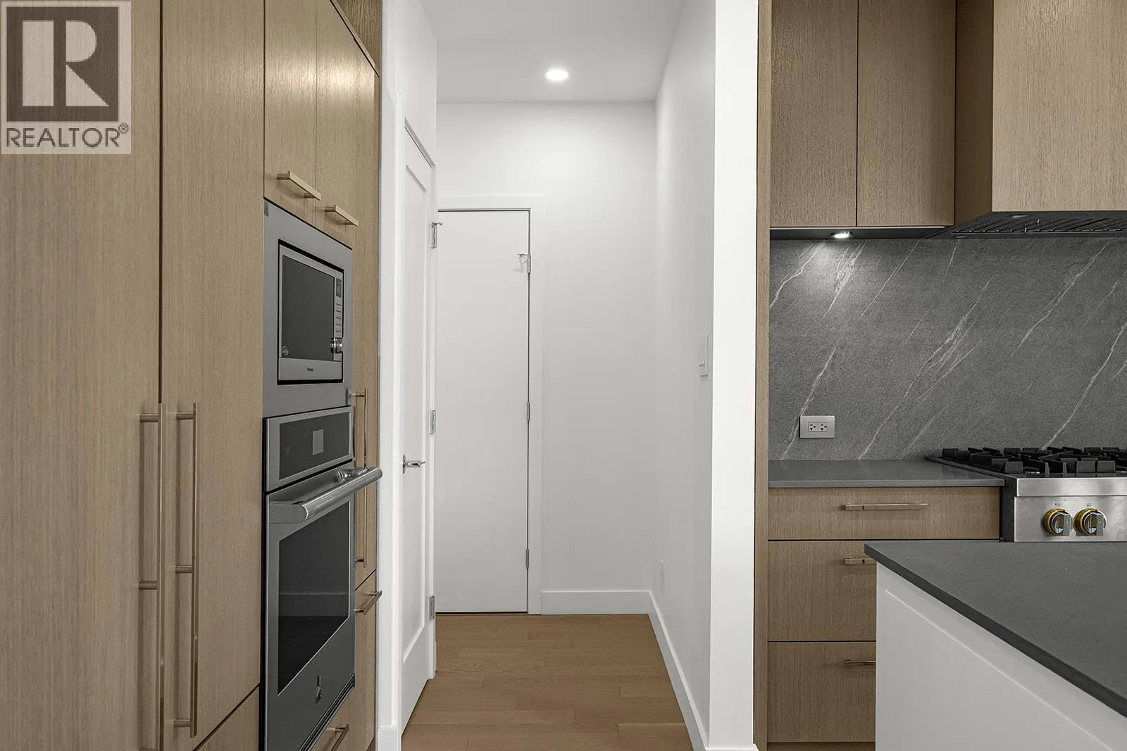 3409 Lakeshore Road Unit# 509