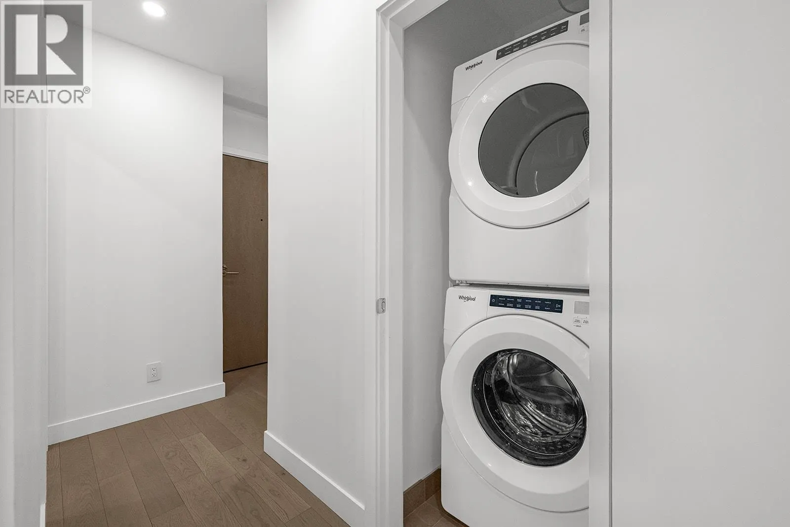 3409 Lakeshore Road Unit# 509