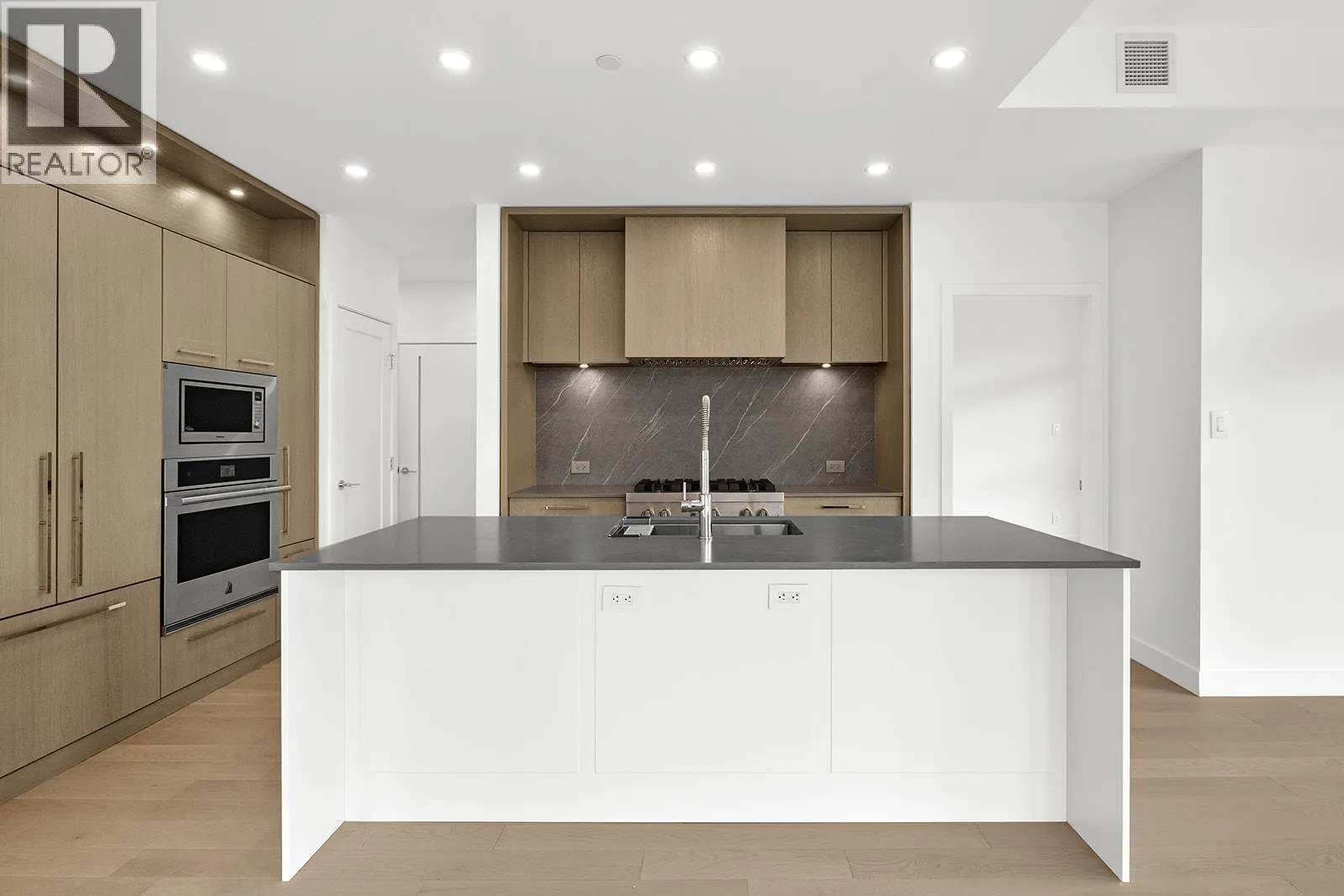 3409 Lakeshore Road Unit# 509