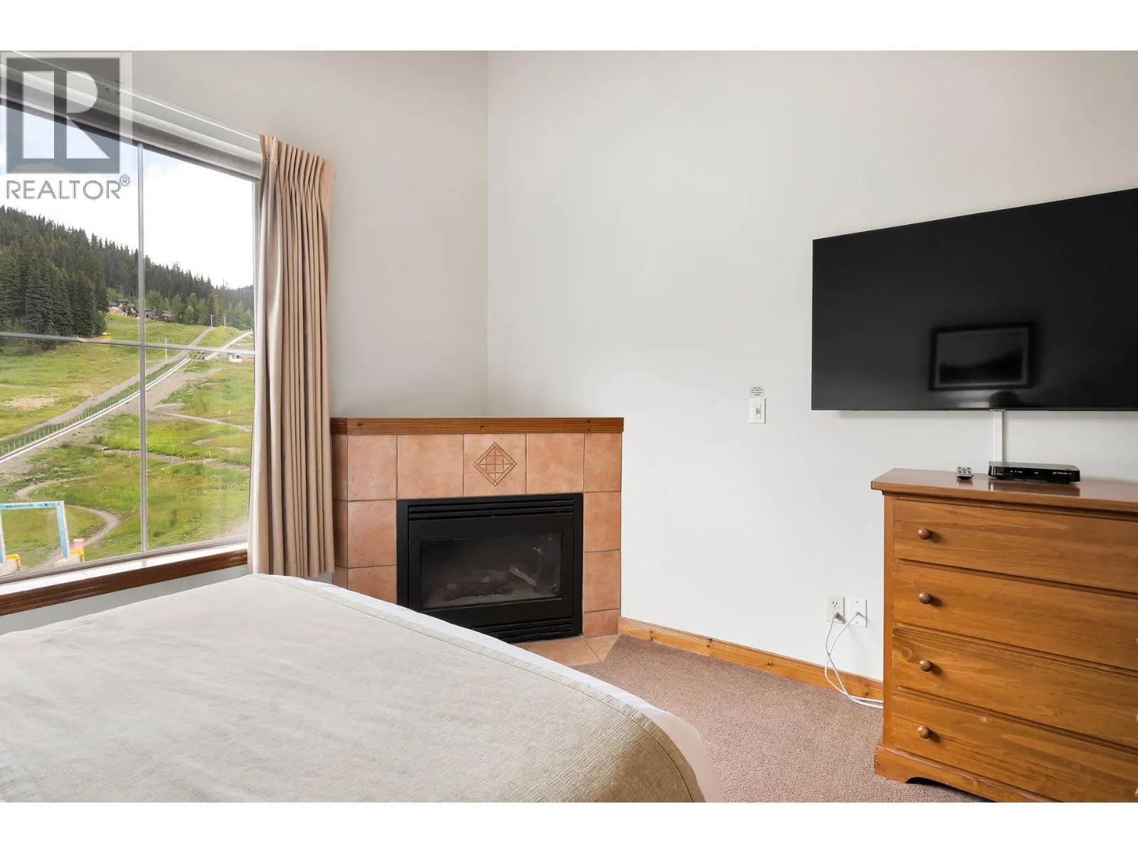 3160 CREEKSIDE Way Unit# 412