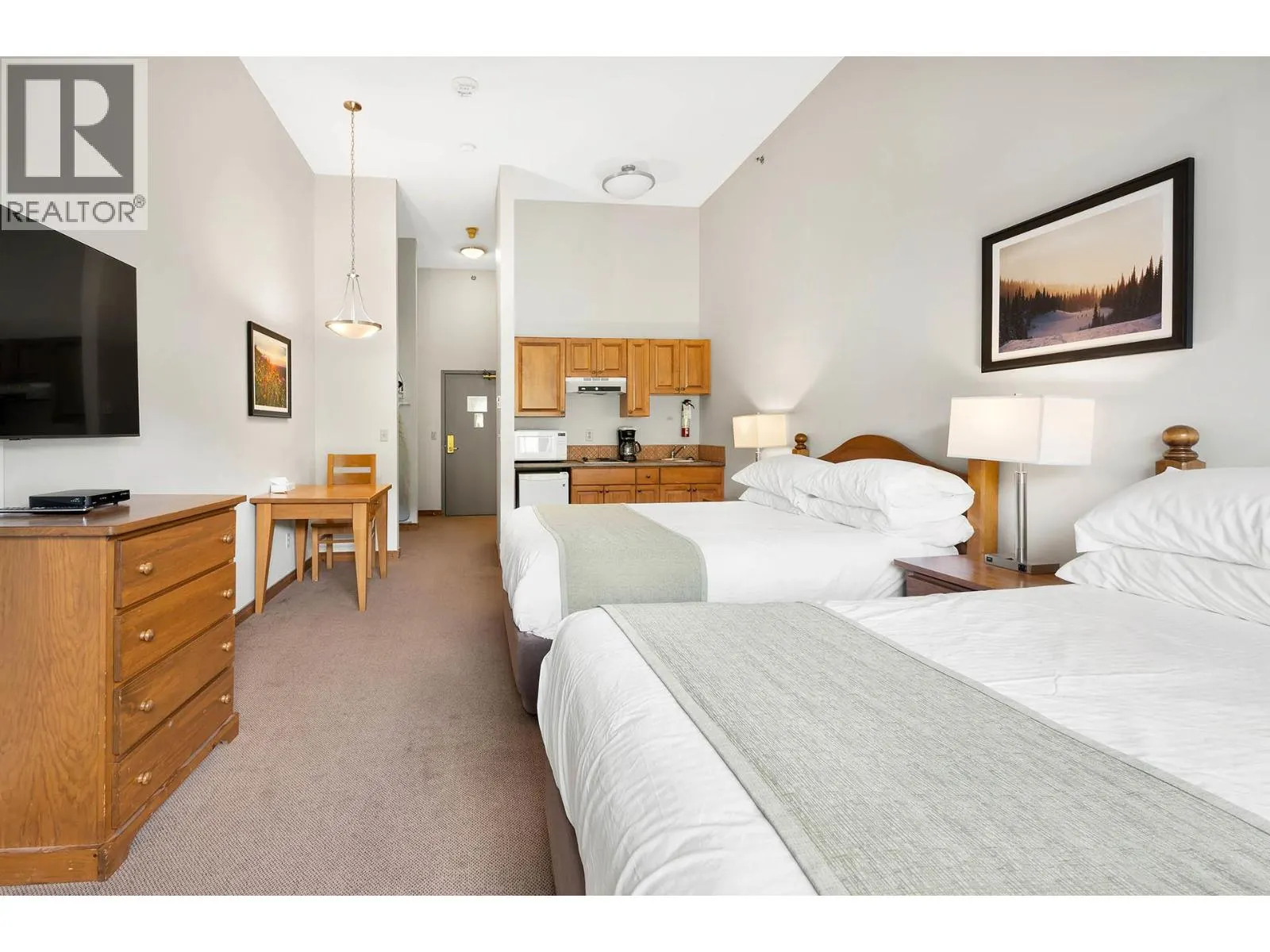 3160 CREEKSIDE Way Unit# 412