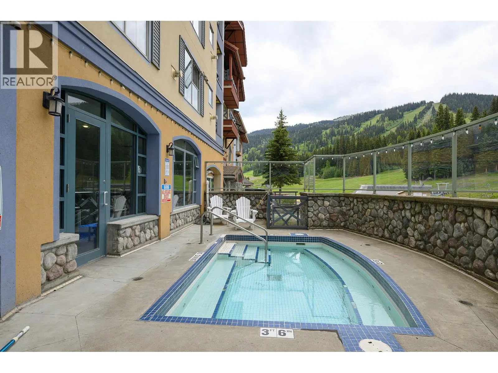 3160 CREEKSIDE Way Unit# 412